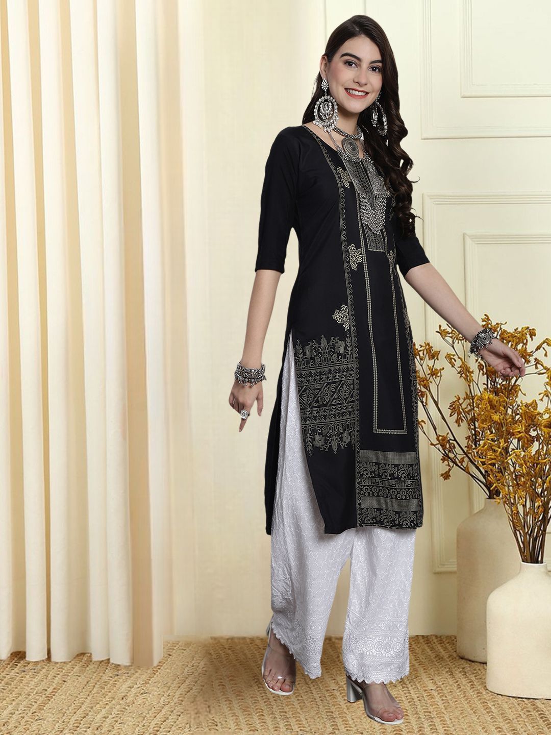 Buy 7Threads Ethnic Motifs Printed Round Neck Straight Shaped Kurta ...