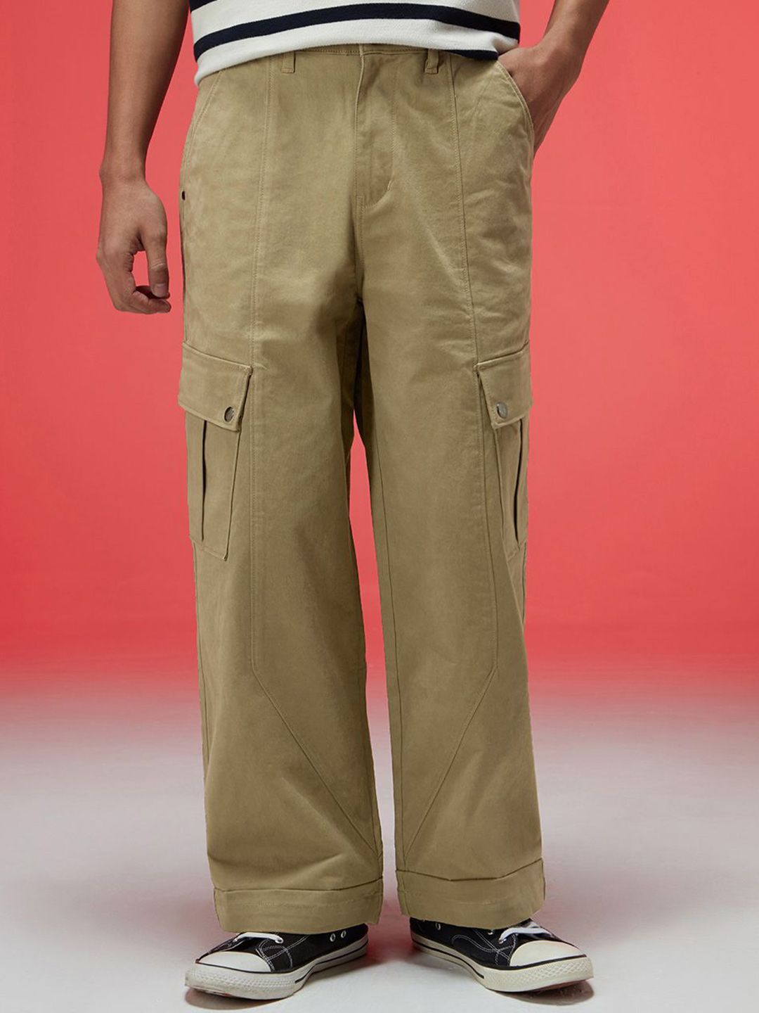 VEIRDO Men Relaxed Straight Leg Fit High-Rise Cotton Cargos Trousers-picture-12