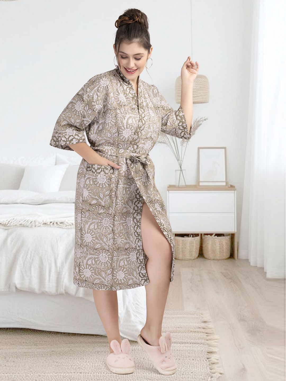 HotGown Brown & White Printed Pure Cotton Bath Robe-picture-46