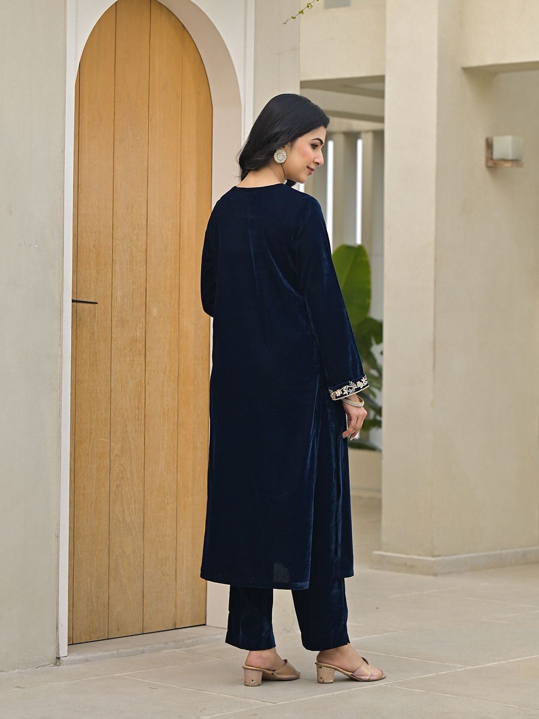 Women Navy Velvet Embroidered Straight Kurta