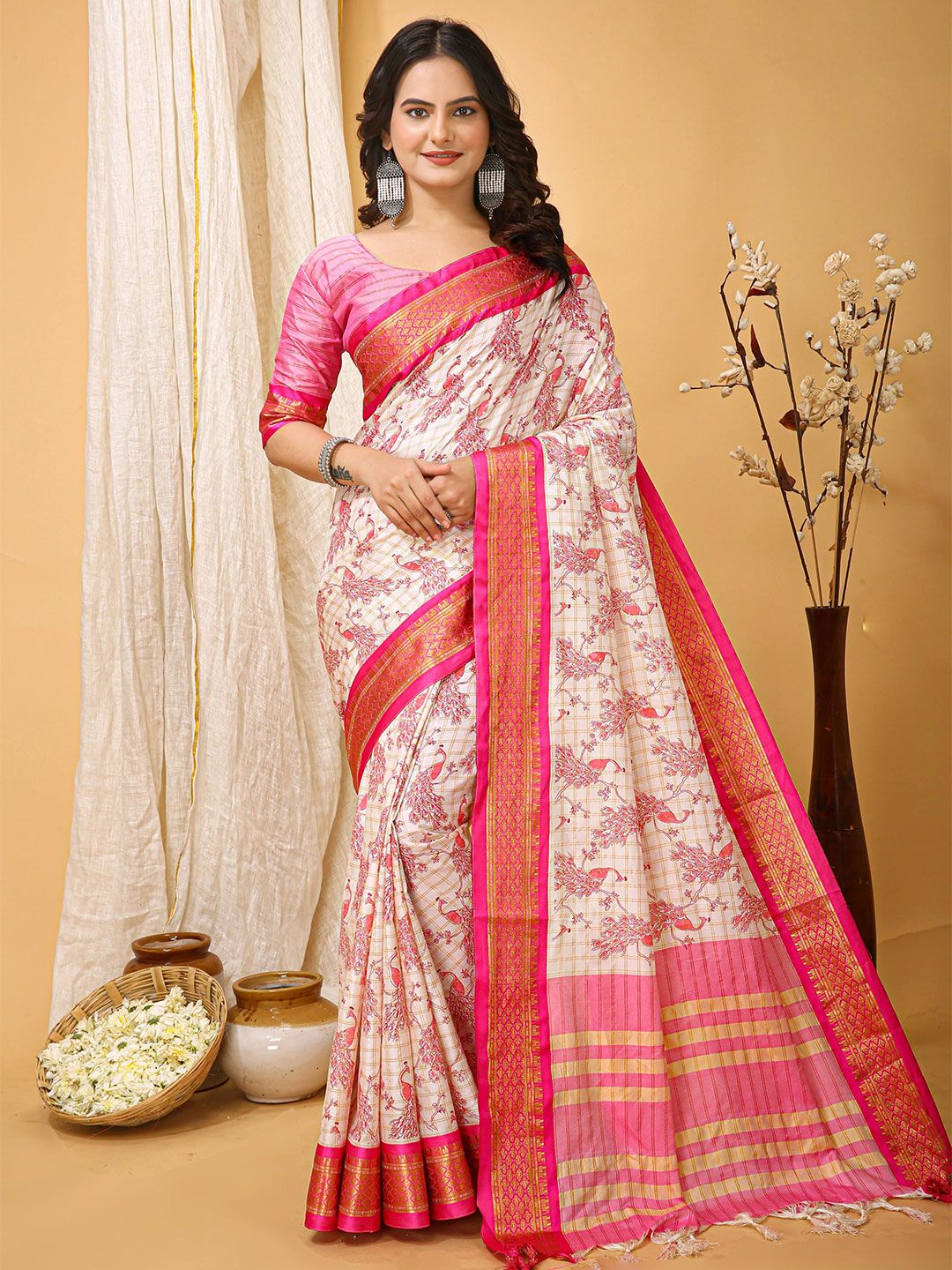 Kriyansh Checked Printed Bagru Saree-image-1