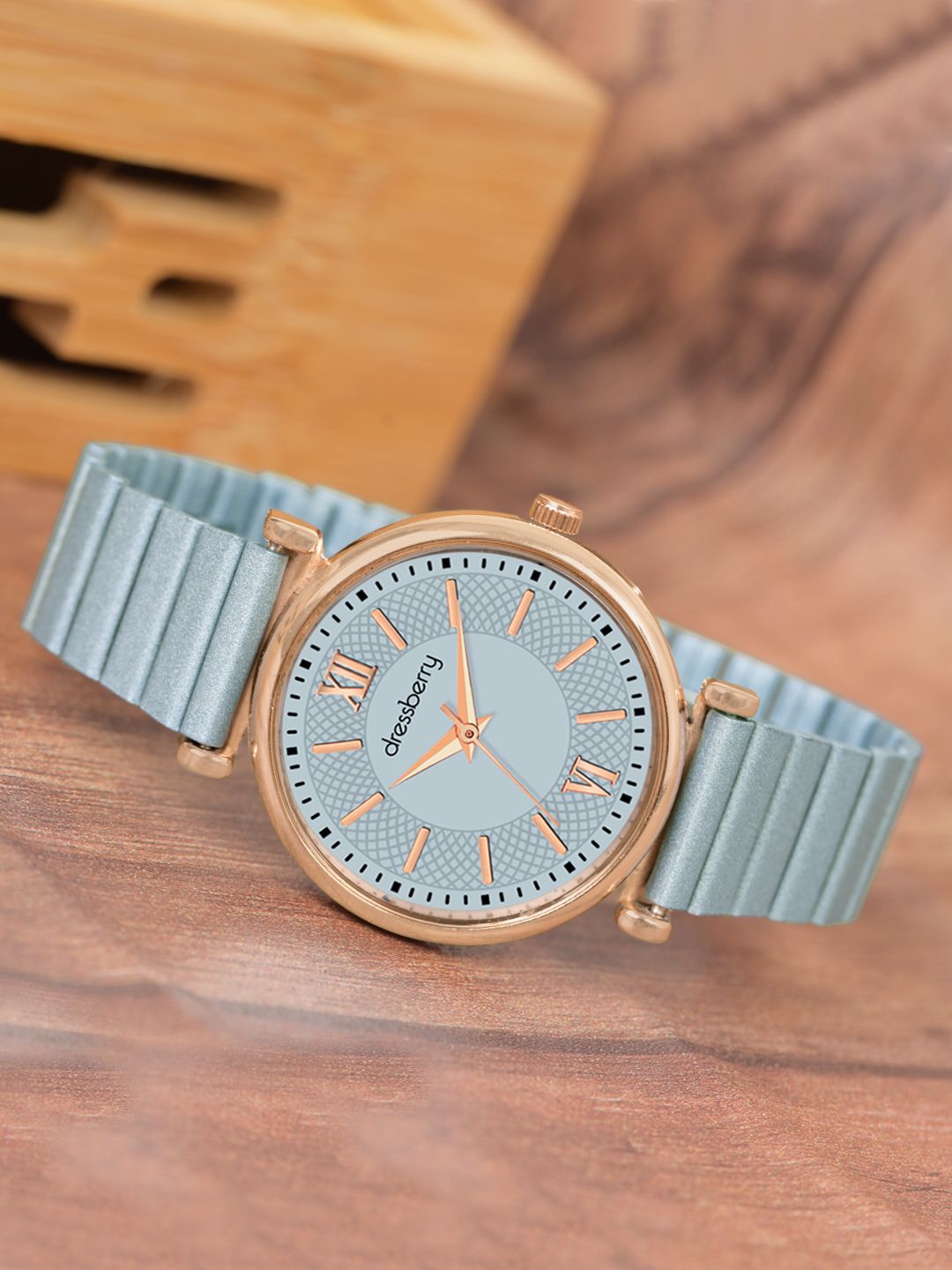 DressBerry Women Patterned Dial & Bracelet Style Straps Analogue Watch HOBDB-314-BL-picture-24