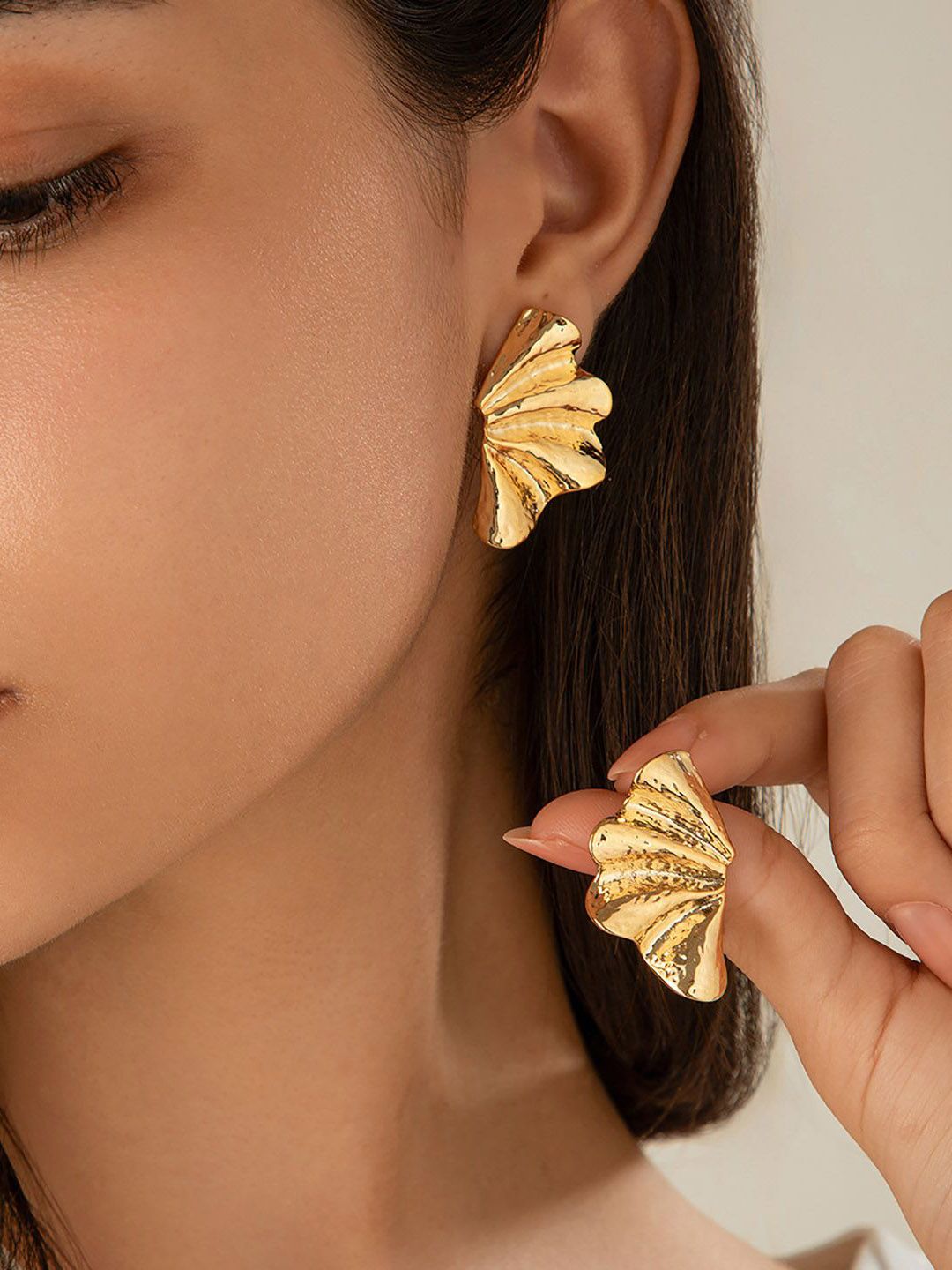 StyleCast x Revolte Gold-Plated Classic Chunky Drop Earrings-picture-22