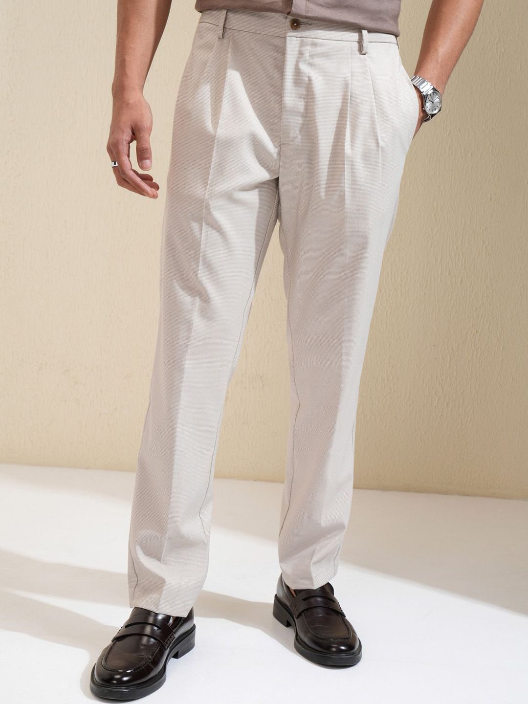 HIGHLANDER Men Solid Tapered Fit Pleated Mid Rise Formal Trousers-picture-38