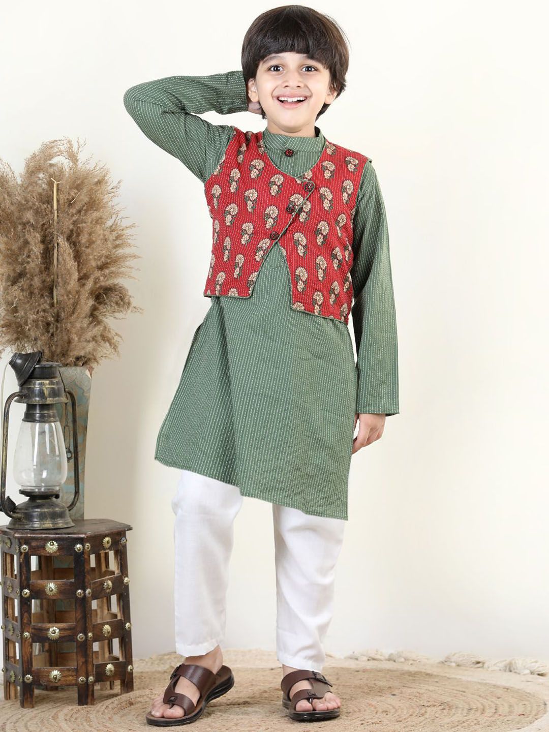 Sangria Green Boys Striped Kantha Work Pure Cotton Kurta With Pyjamas & Jacket-picture-24