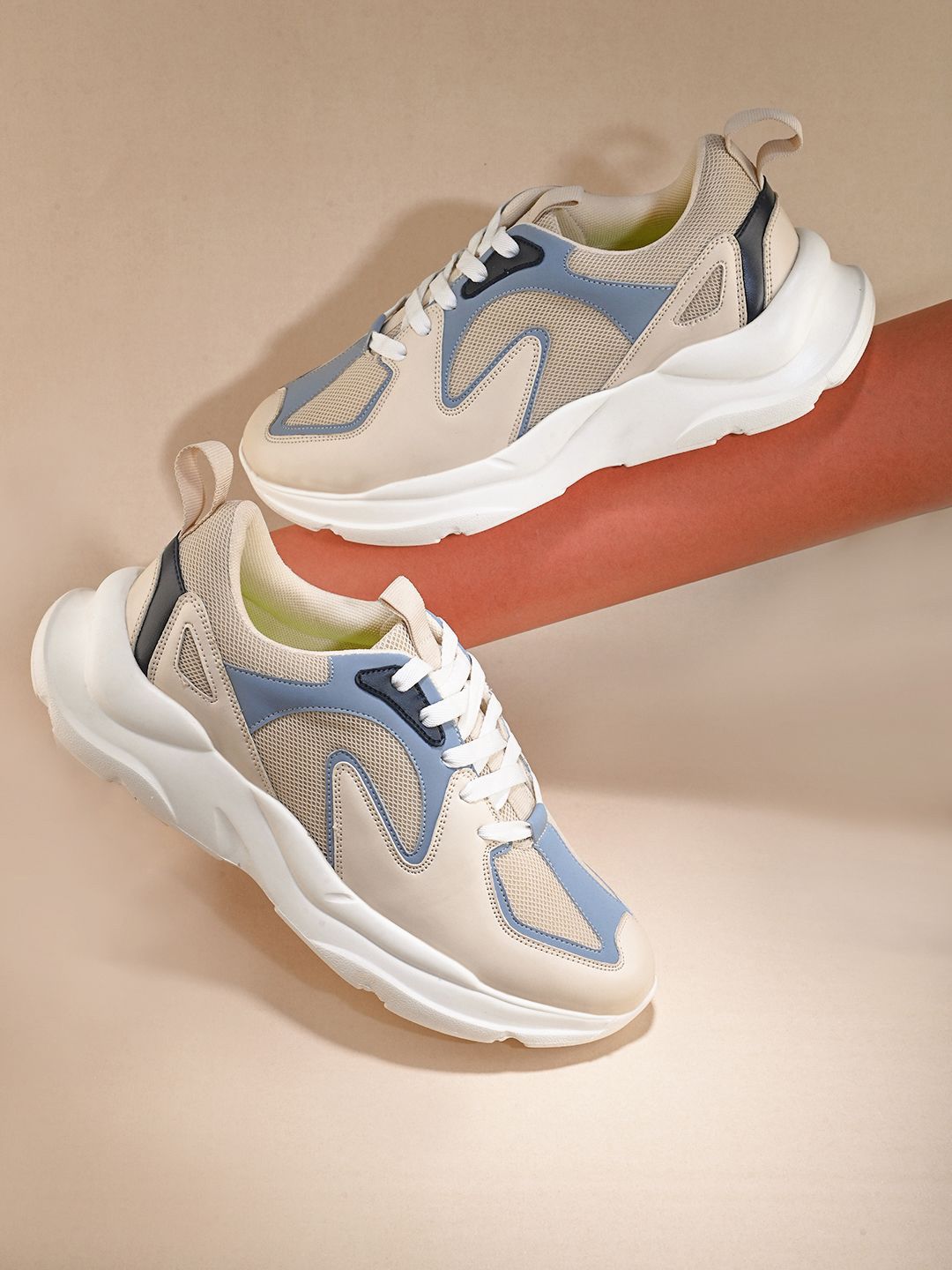 HRX by Hrithik Roshan URBAN CHUNKY  Women Sneakers-picture-28