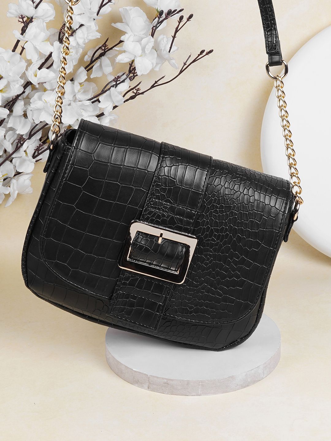 Metro Textured Half Moon Handheld Bag with Quilted-picture-10