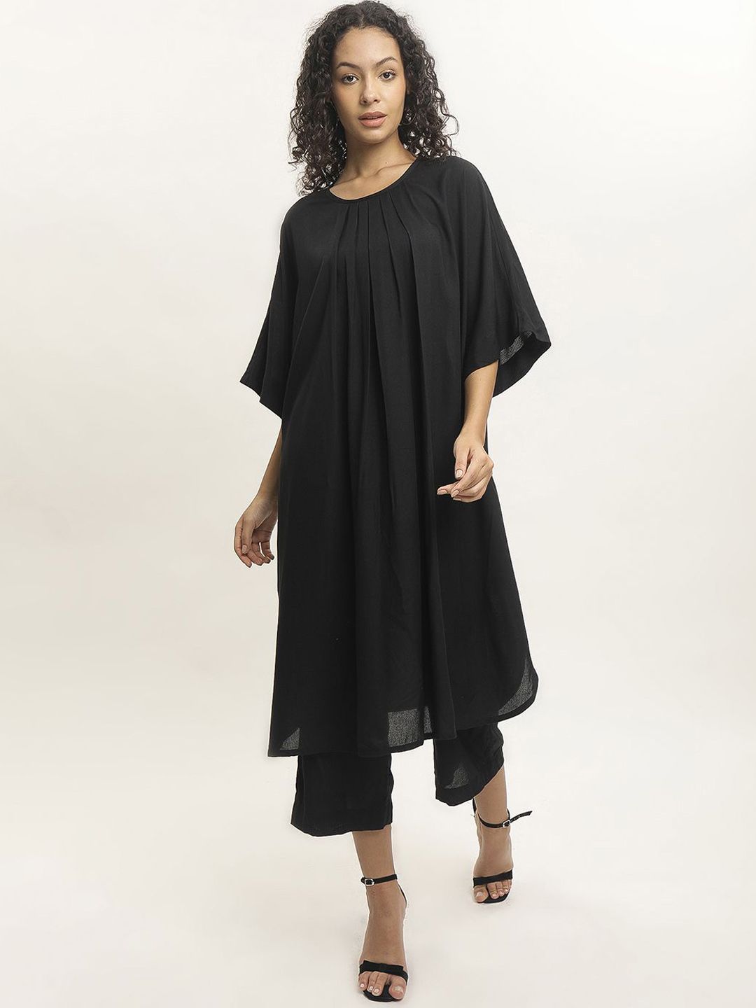 BLACK & BLAH BLAH Round Neck A-Line Kurta With Trousers-picture-17