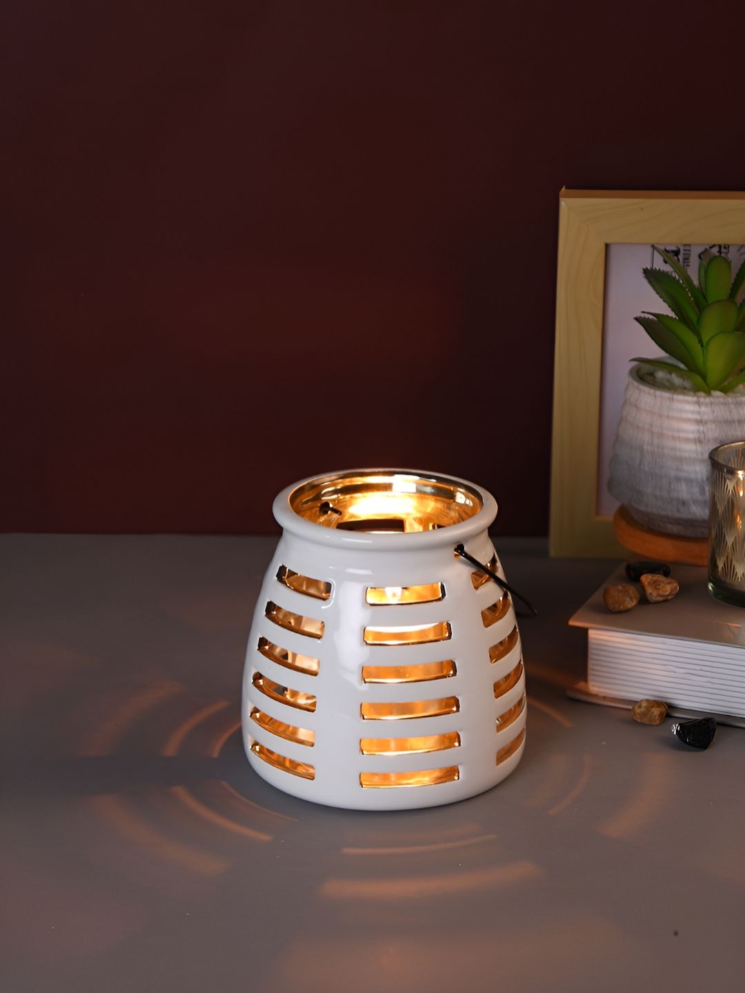 TAYHAA White & Black Candle Holder-picture-28