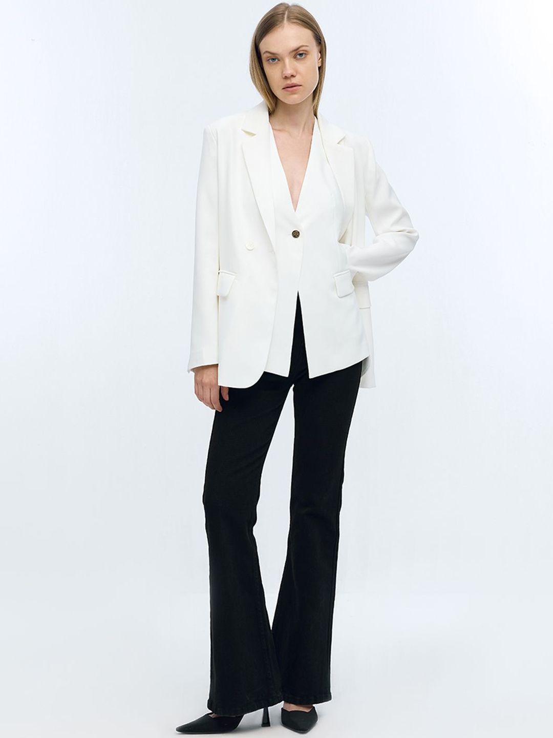 COVER STORY Women V Neck With Front Button Waistcoat-image-35