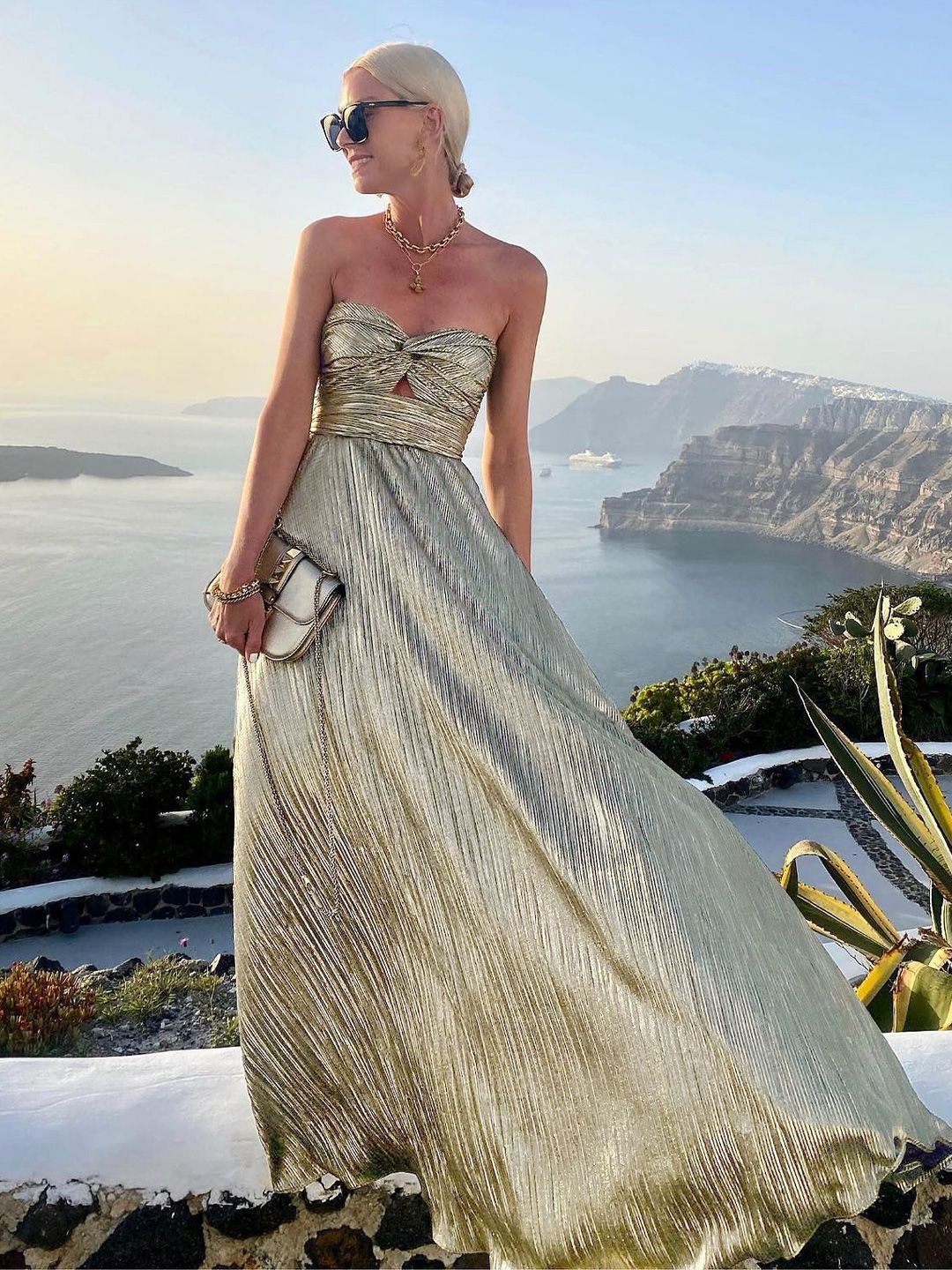 StyleCast x Revolte Fit & Flare Maxi Dress-picture-10