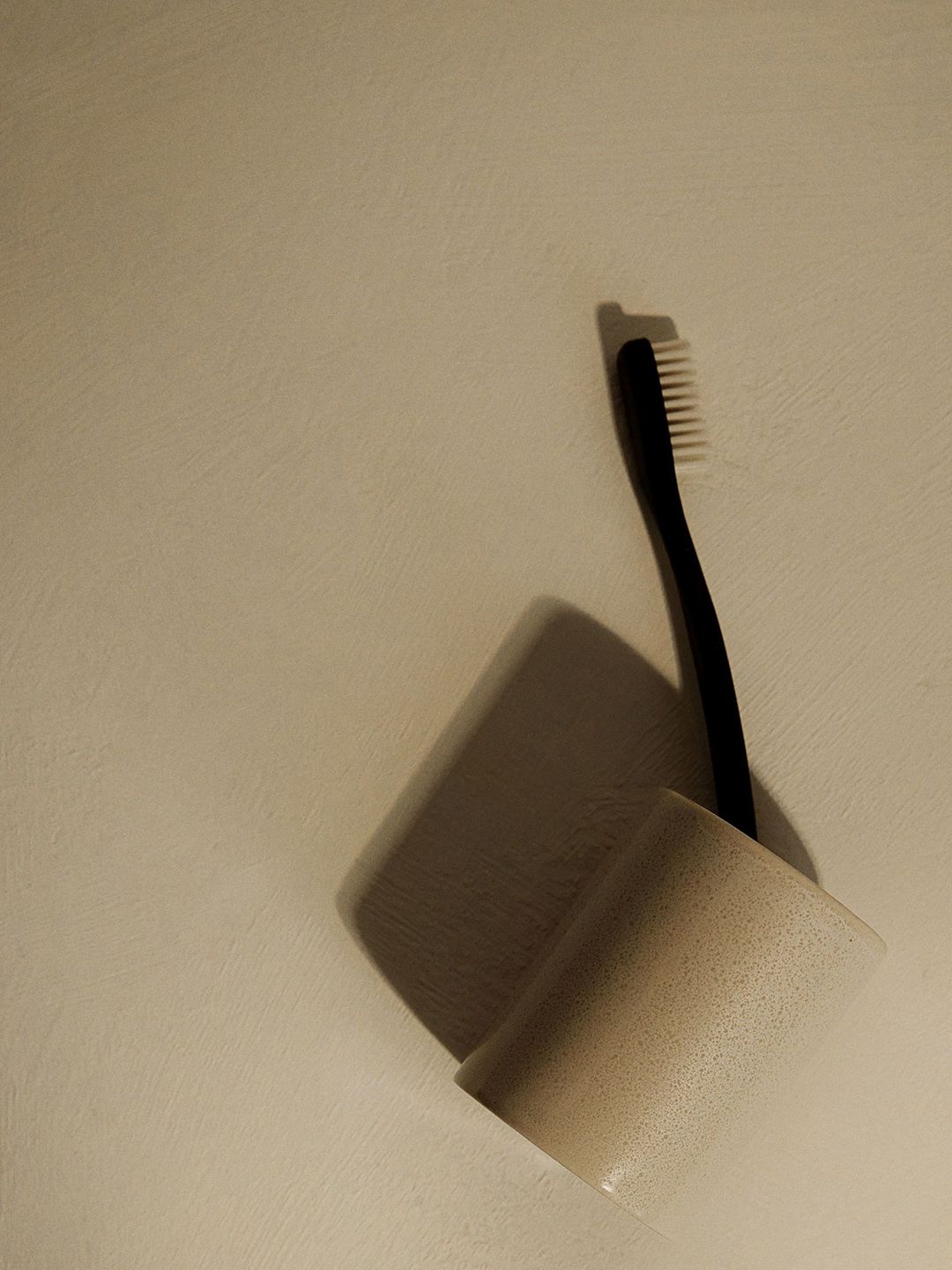 H&M Beige Textured Toothbrush Mug-picture-47