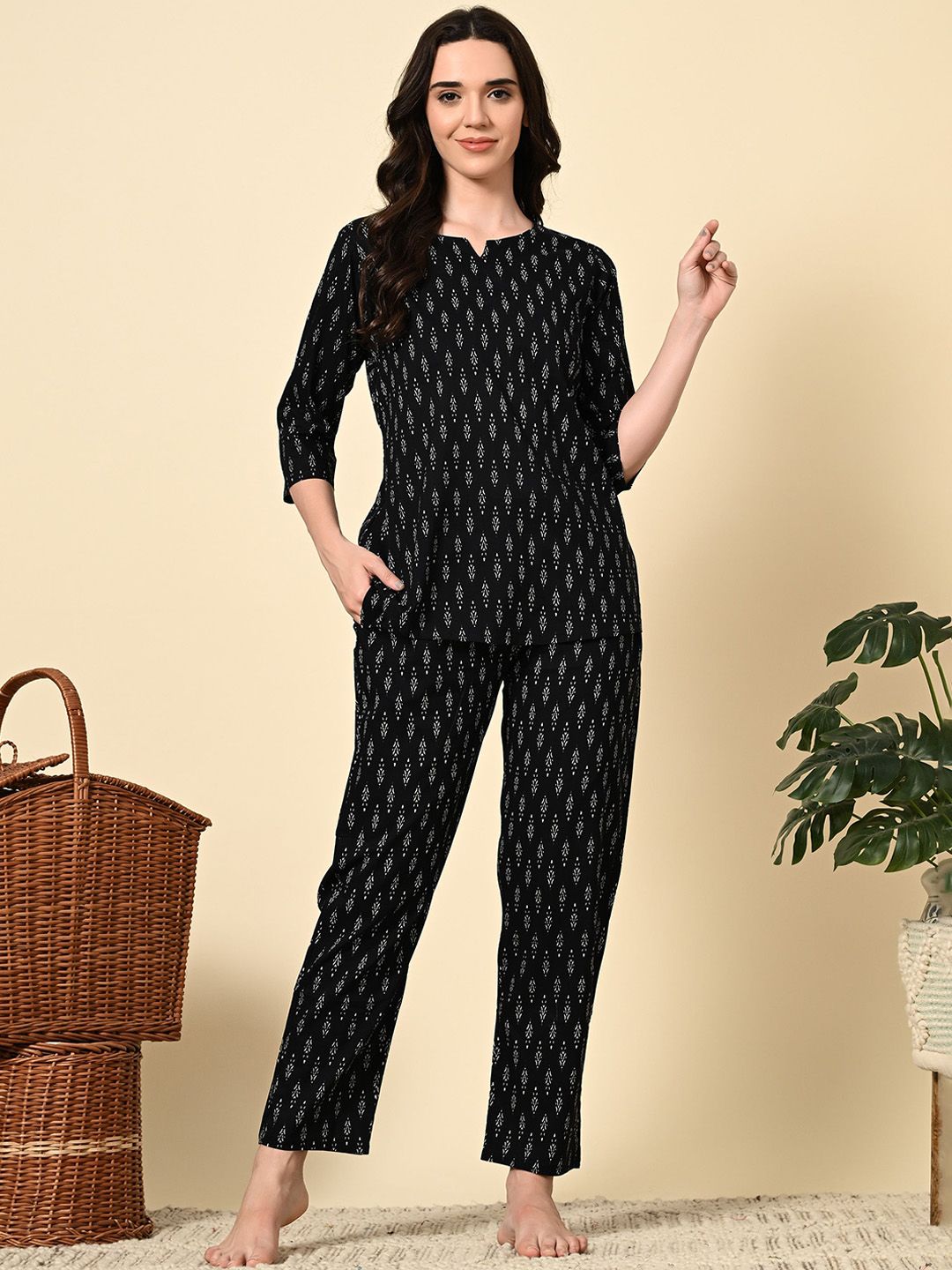 Ichaa Women Printed Night suit