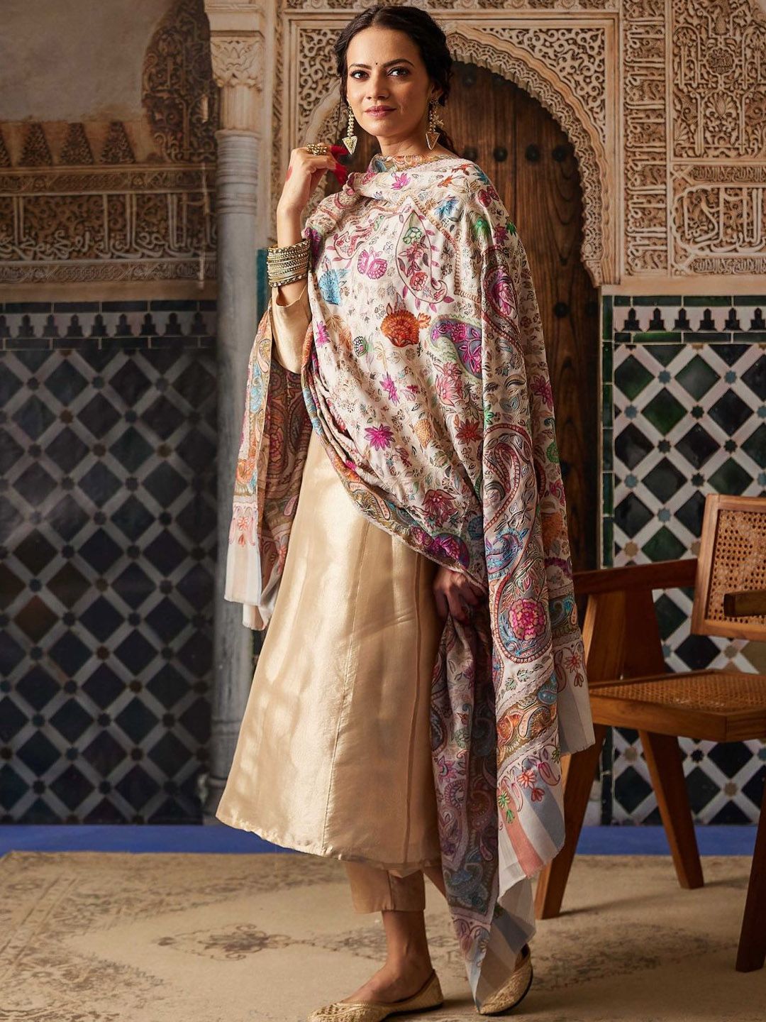 Pashmoda Women Floral Embroidered Shawl-picture-31