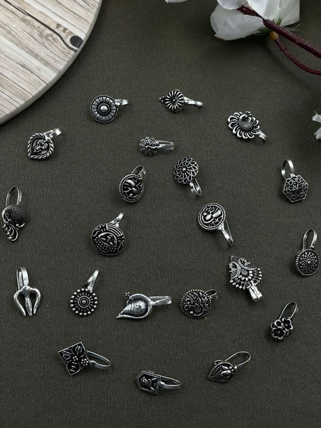 NAMAN ARTS Silver-Plated Stud Nosepin-picture-36