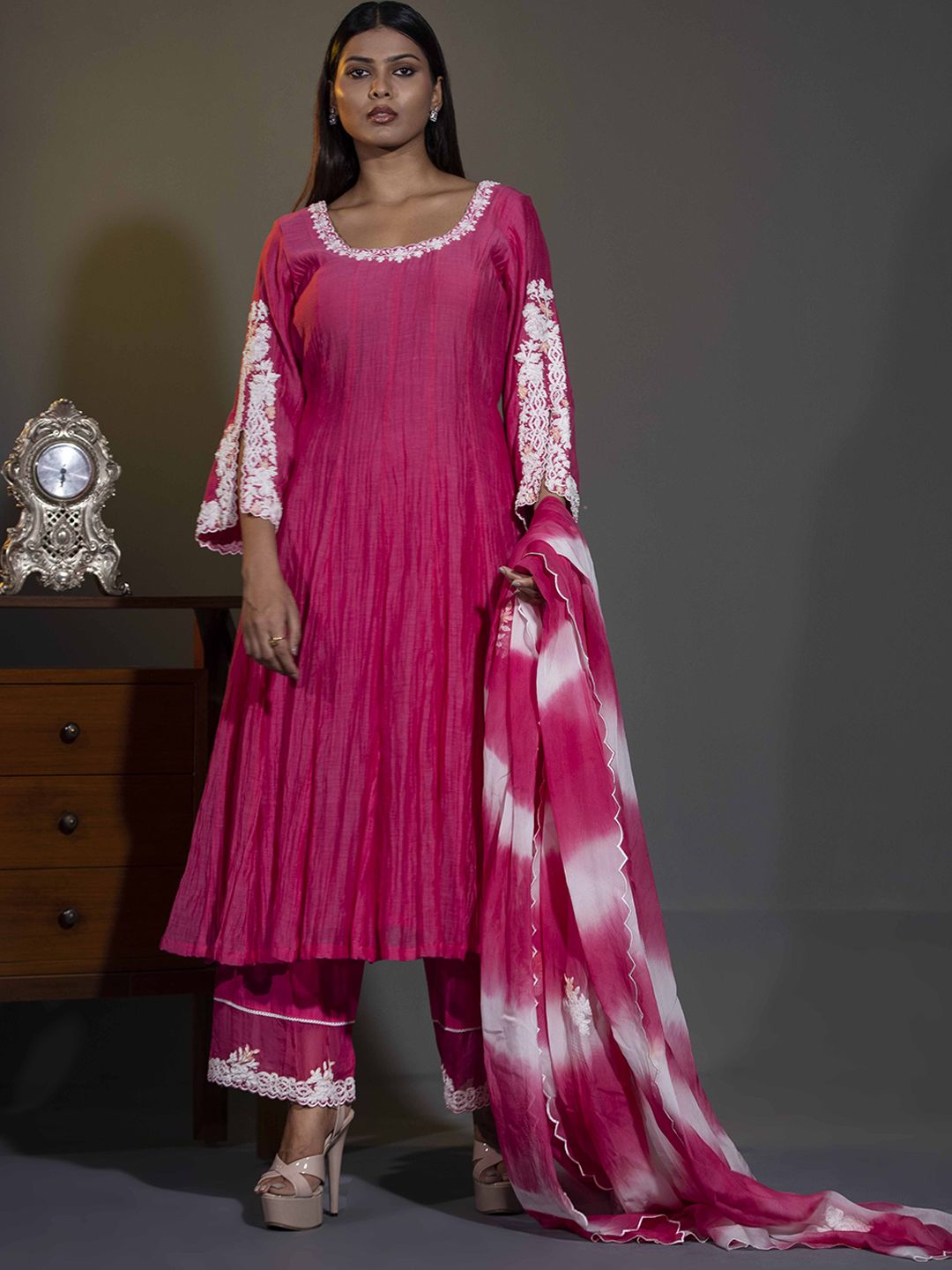 SHWETA DABAS Women Regular Beads and Stones Pure Cotton Kurta with Trousers & With Dupatta-image-2