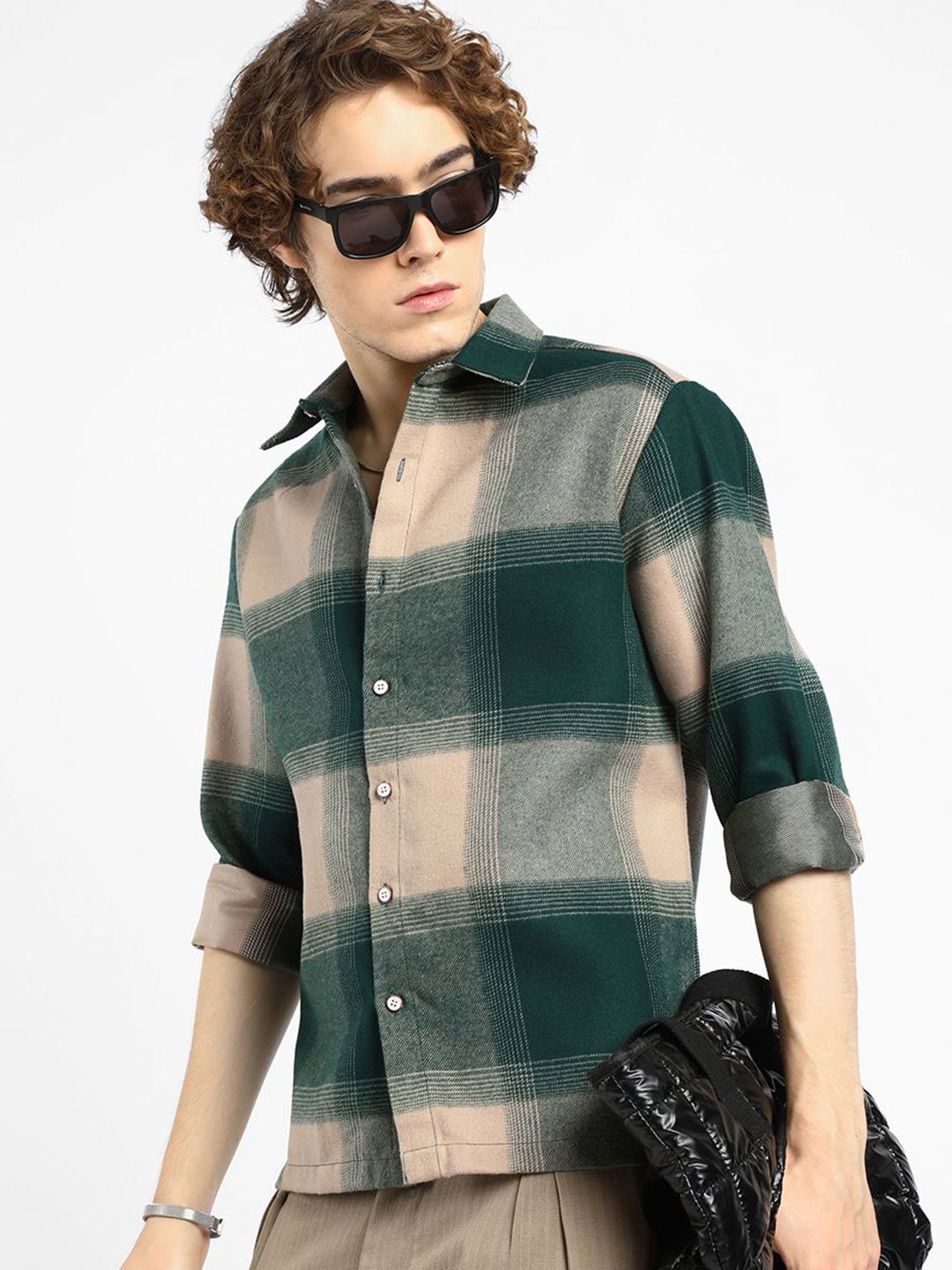 Campus Sutra Men Comfort Opaque Checked Casual Shirt