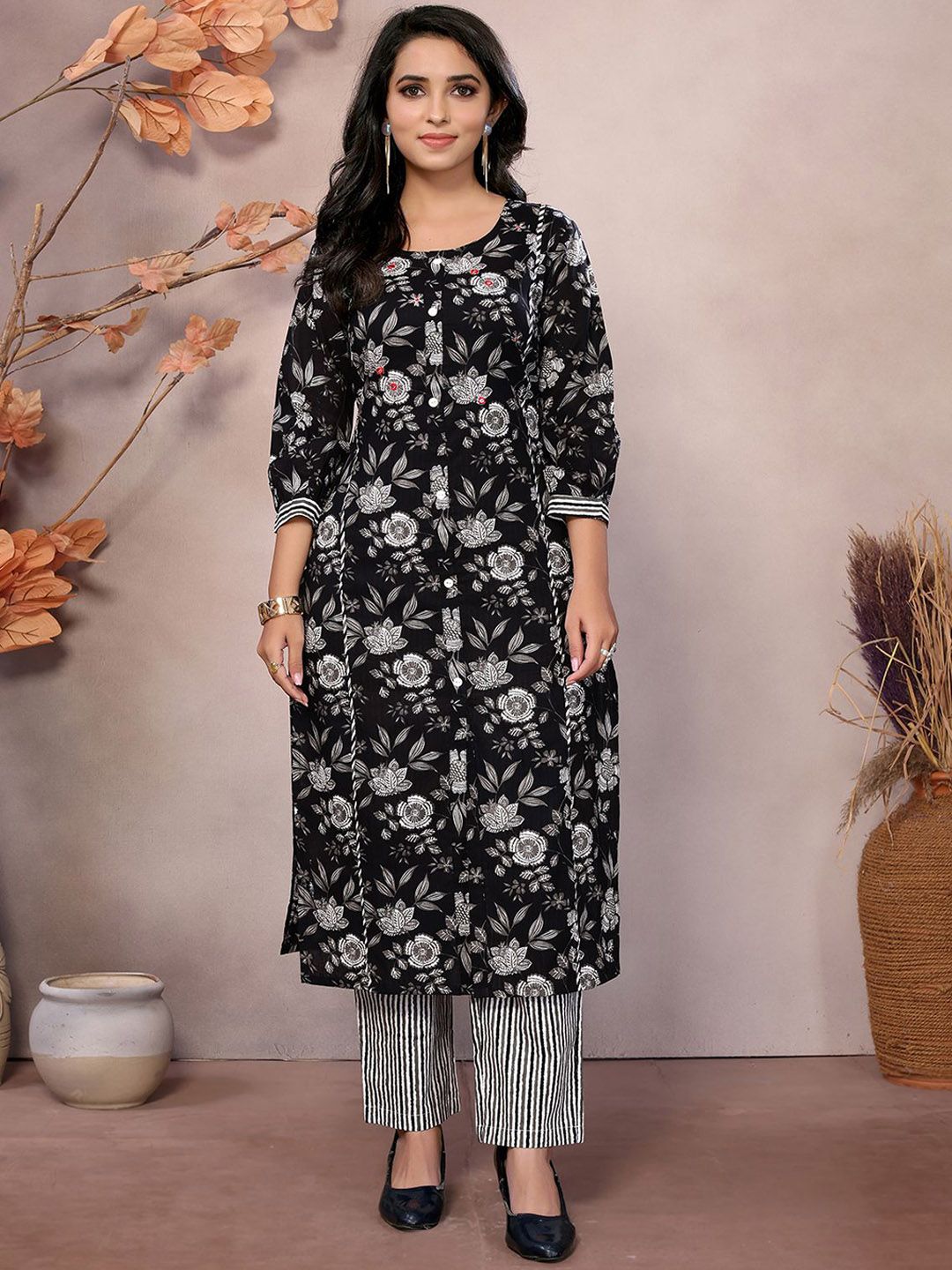 Rangita Women Ethnic Motifs Embroidered Regular Mirror Work Pure Cotton Kurta with Trousers-picture-12