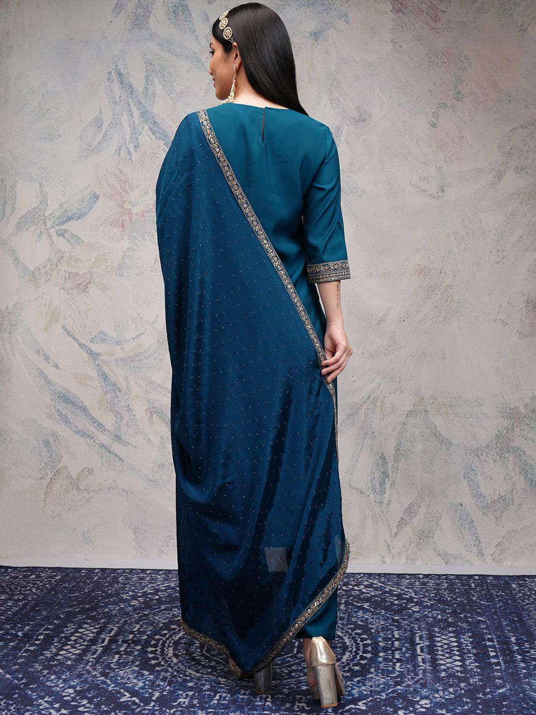 Women Floral Embroidered Thread Work Kurta with Palazzos & With Dupatta