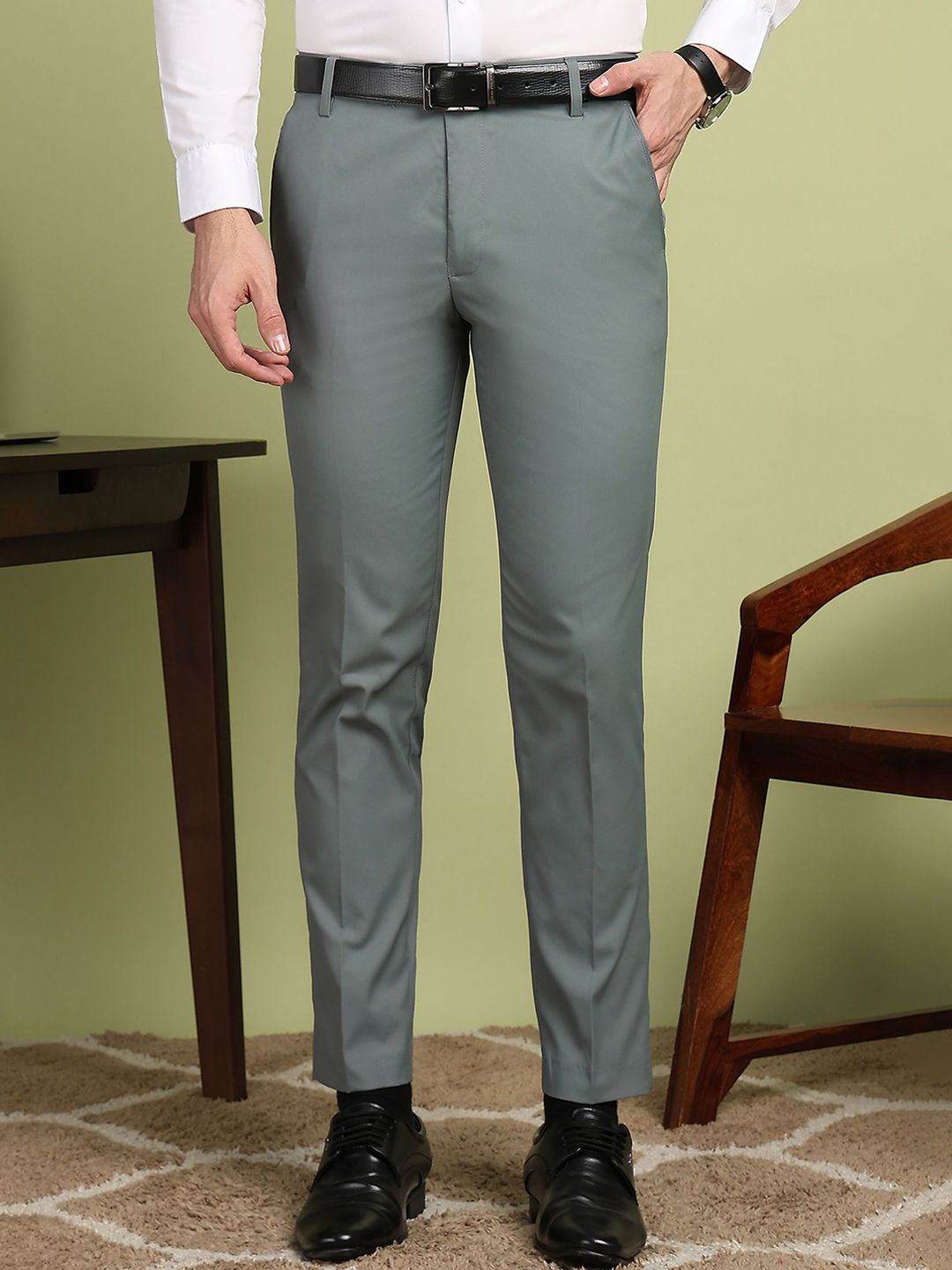 encore by INVICTUS Men Pleated Regular Fit Formal Trousers-picture-22