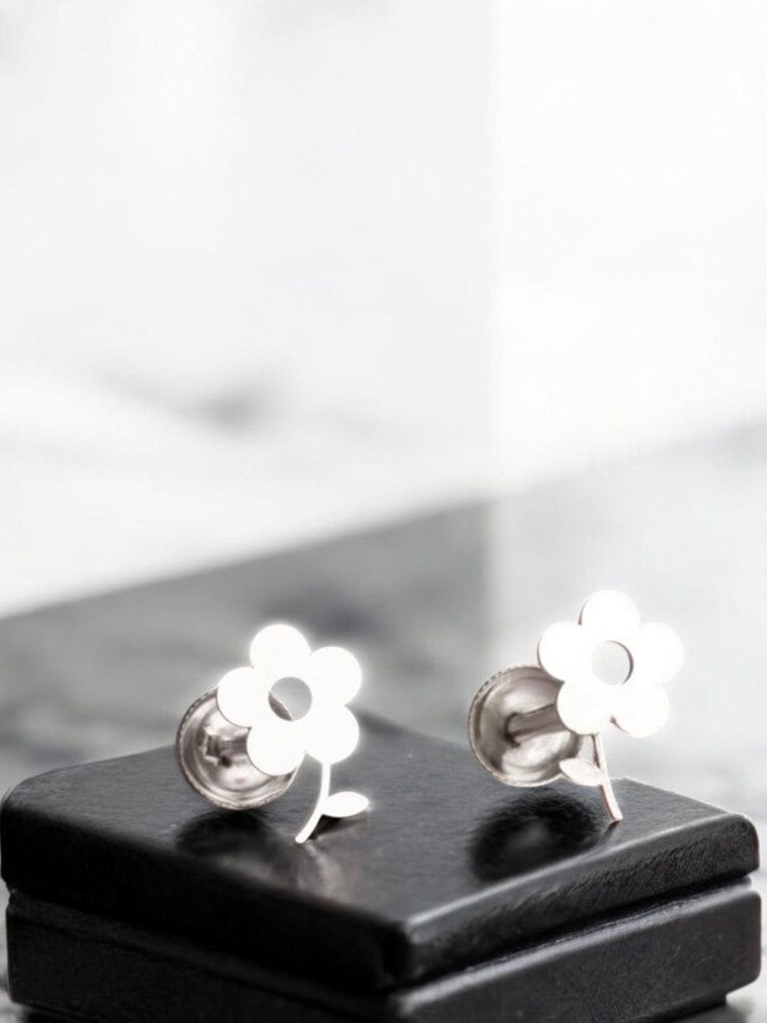 Goldnera Contemporary Studs Earrings-picture-33
