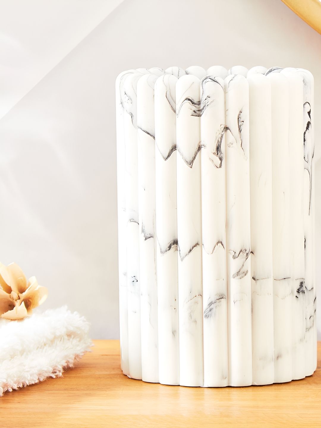 Home Centre White & Grey Abstract Polyresin Holder-picture-39