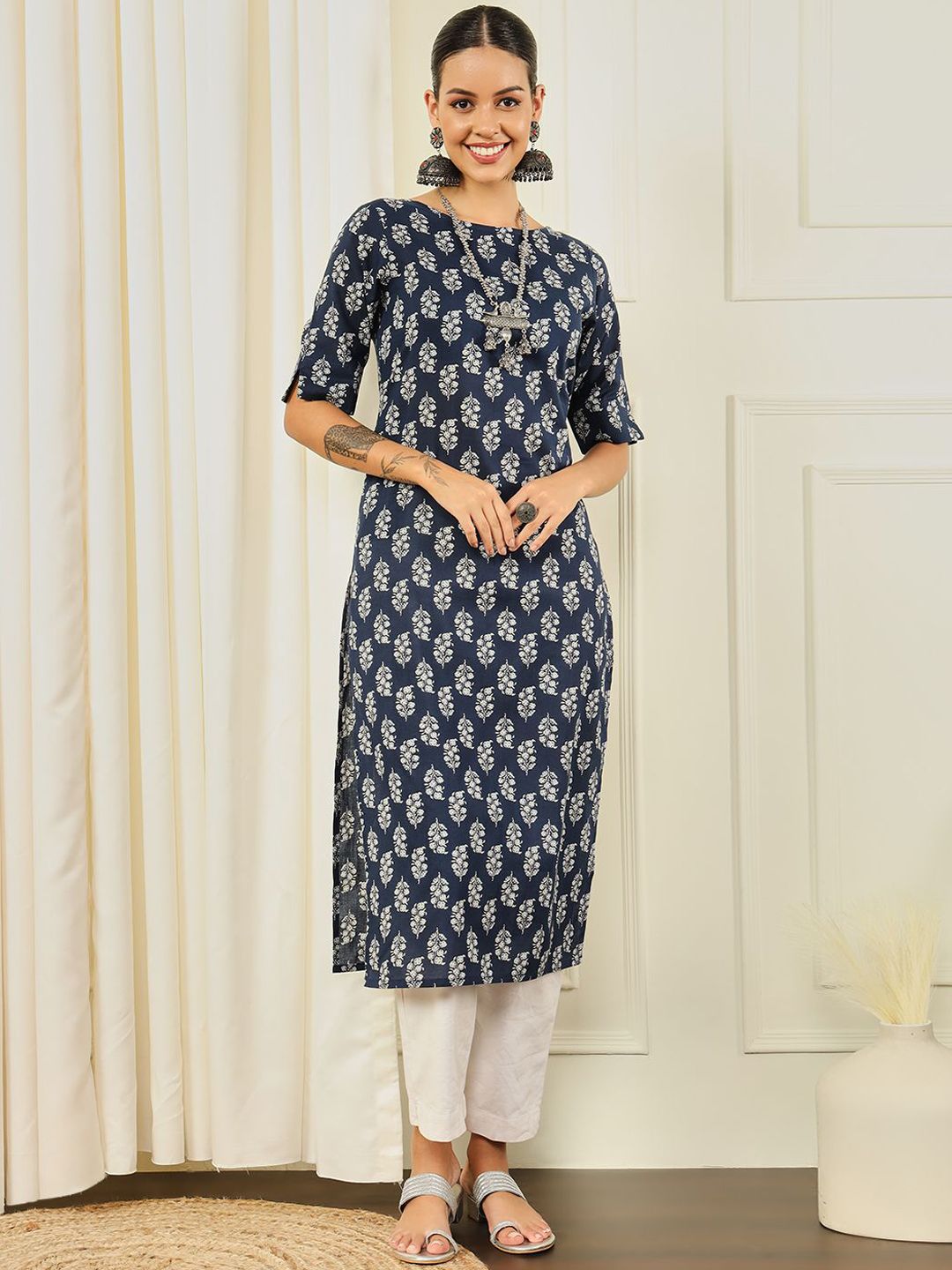 Meeranshi Floral Printed Cotton Straight Kurta-picture-12
