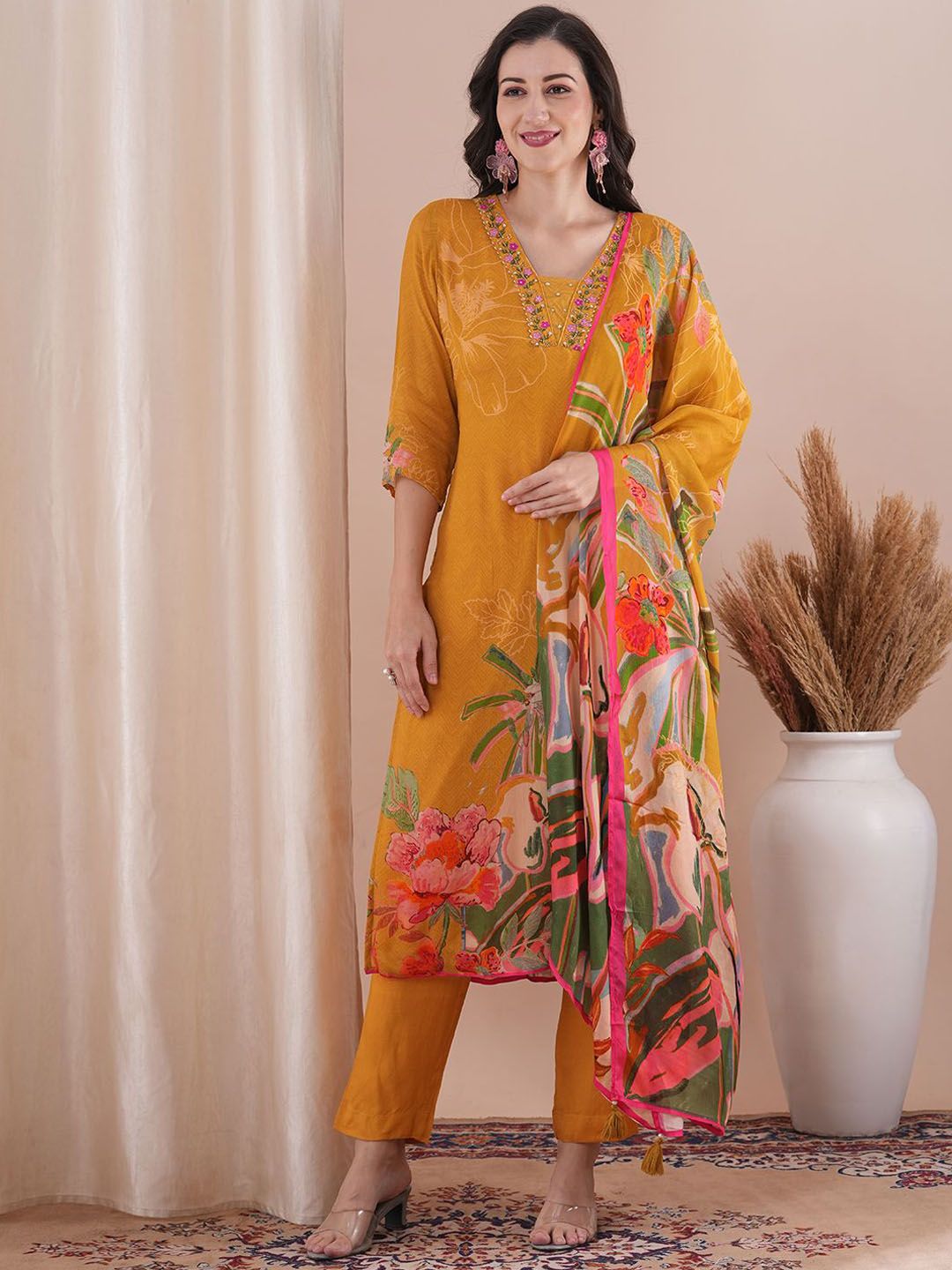 Women's Peach Floral Printed Beads and Stones Kurta Set