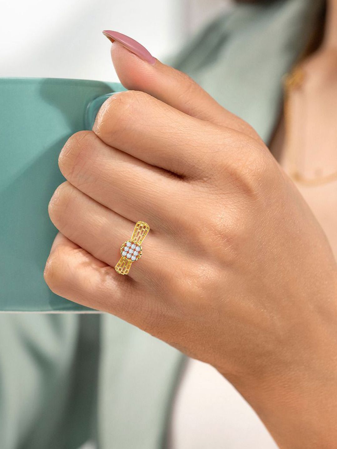 KISNA DIAMOND AND GOLD JEWELLERY Women 18KT Finger Ring Diamond
