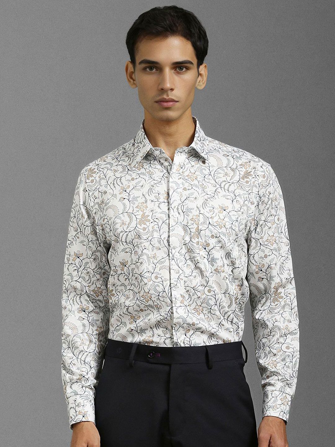 Louis Philippe Men Classic Spread Collar Floral Printed Cotton Formal Shirt-picture-23