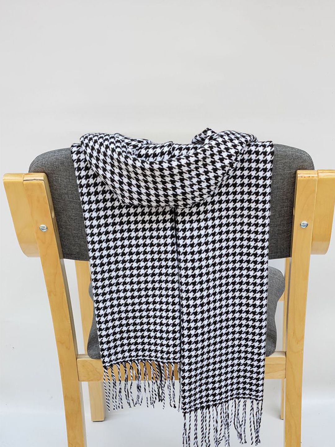 Alexvyan Women Checked Tasselled Scarf-picture-34