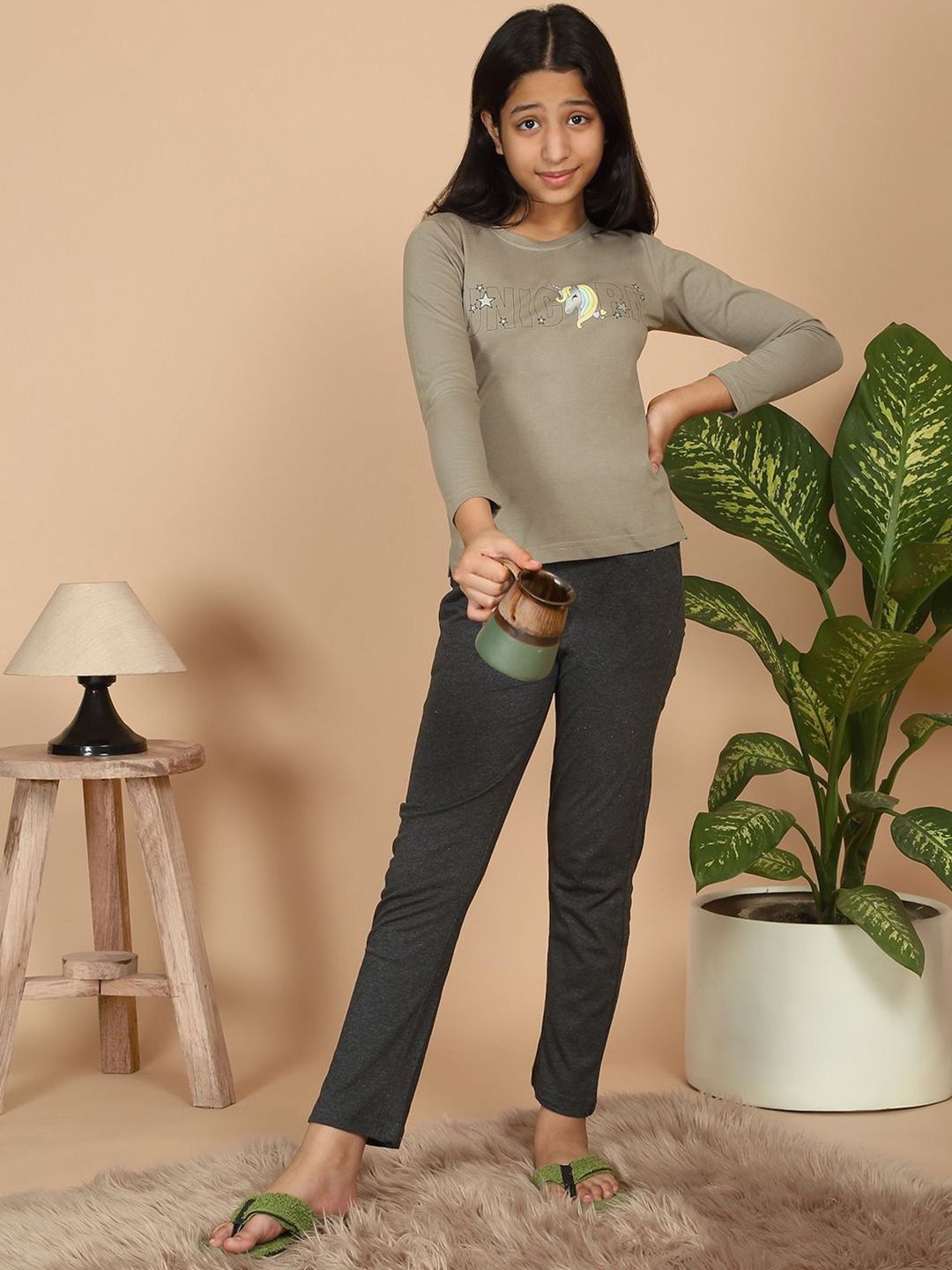 Sweet Dreams Girls Graphic Printed Round Neck Night suit-picture-40