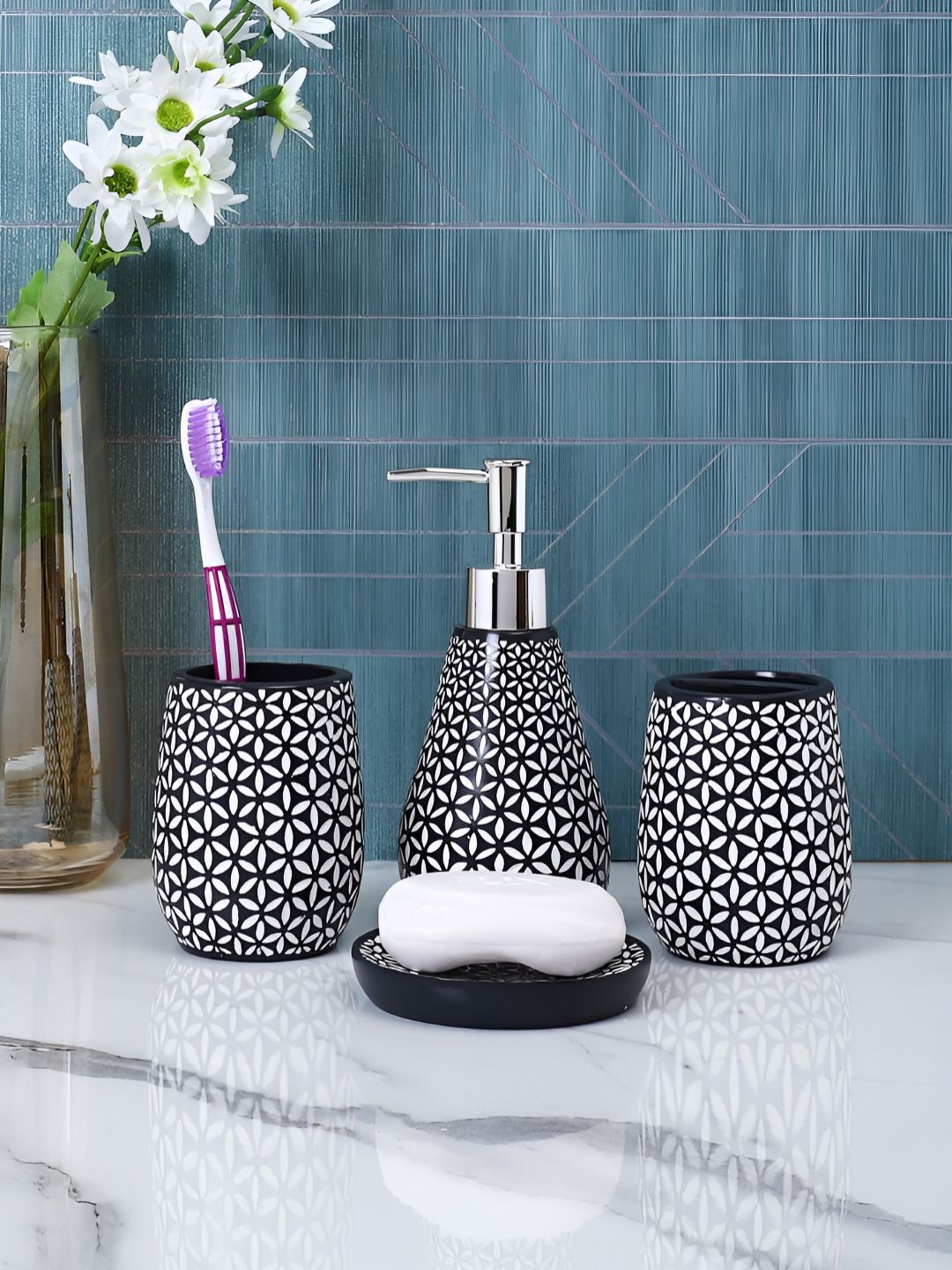 TAYHAA Black & White 4 piece Floral Resin Bath Accessories Set-picture-32