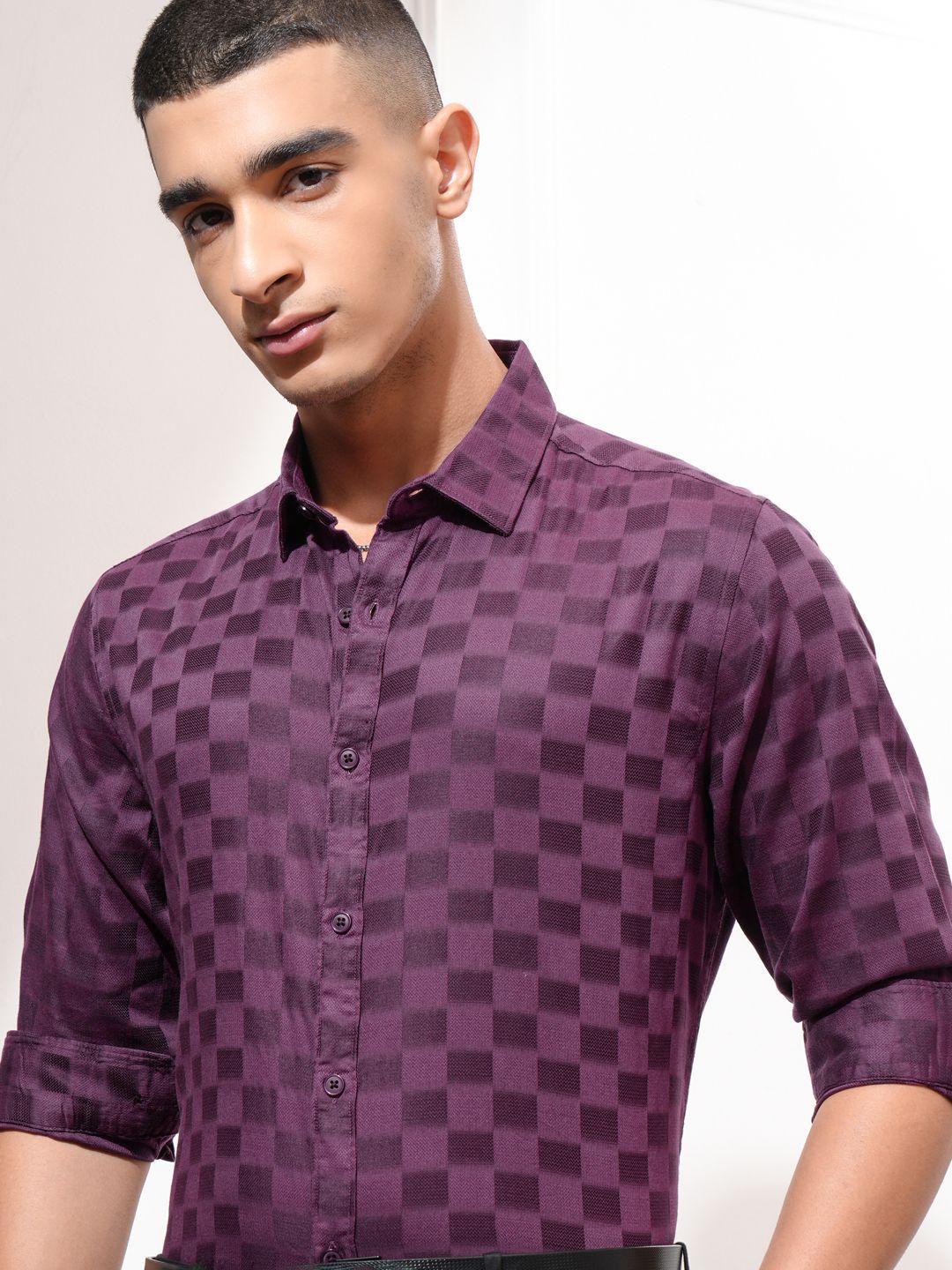 HIGHLANDER Men Cutaway Collar Checked Cotton Slim Fit Formal Shirt-picture-19