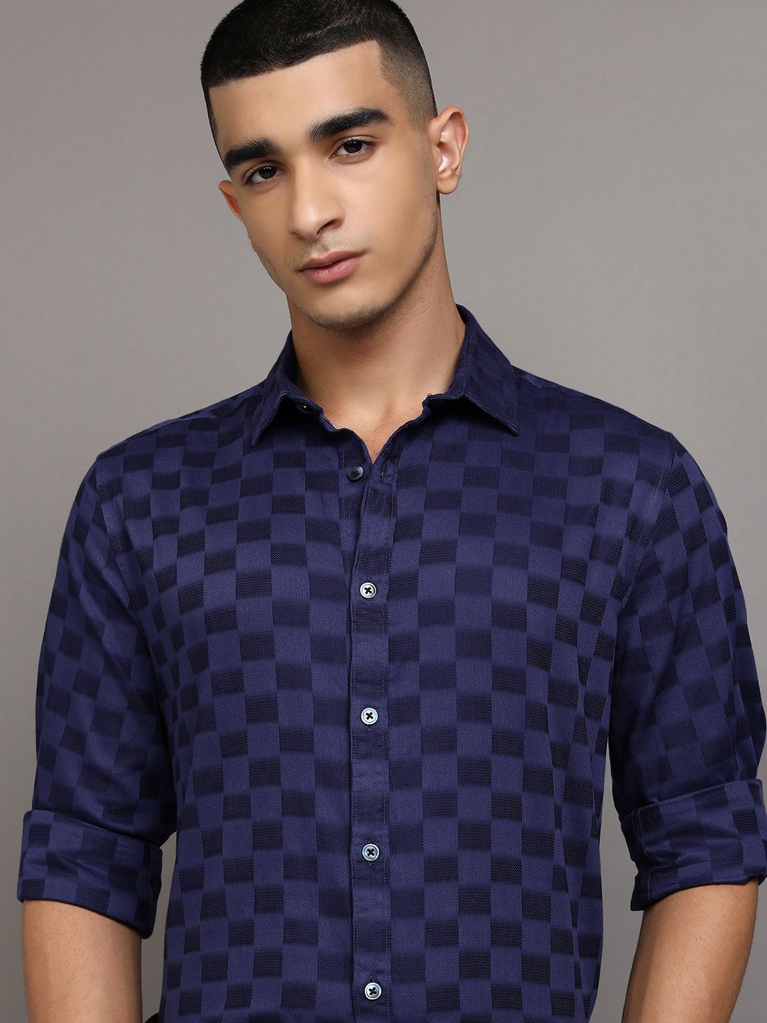HIGHLANDER Men Cutaway Collar Gingham Checked Cotton Slim Fit Casual Shirt-picture-21