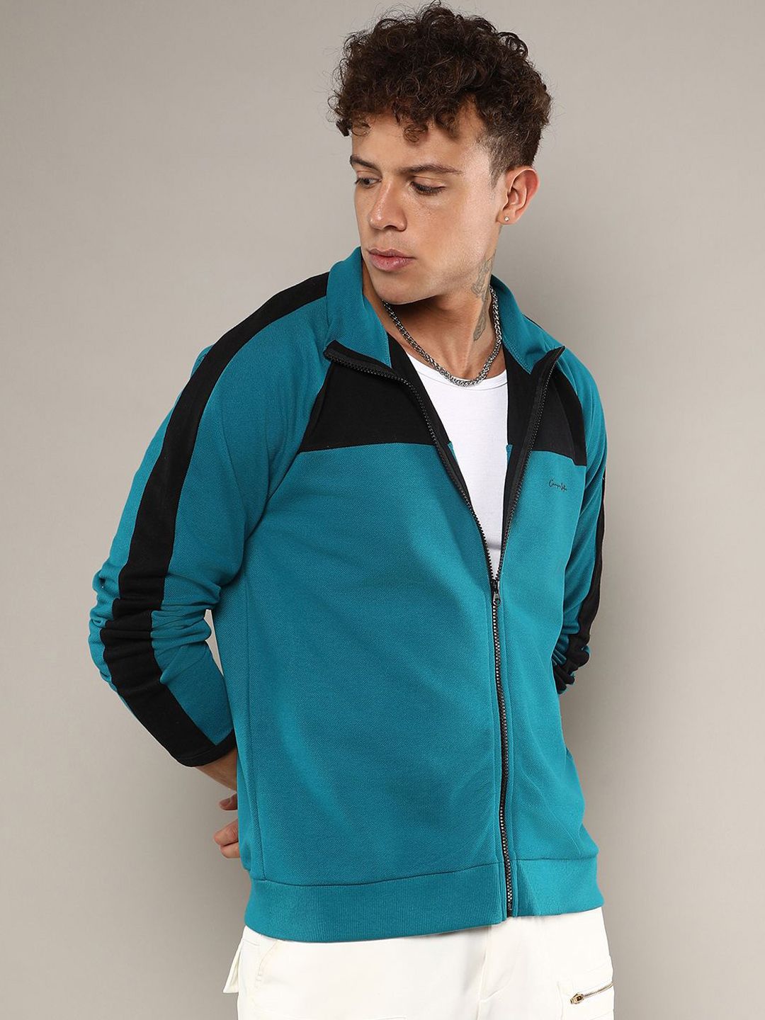 Campus Sutra Men Colourblocked Lightweight Patchwork Jacket-image-38