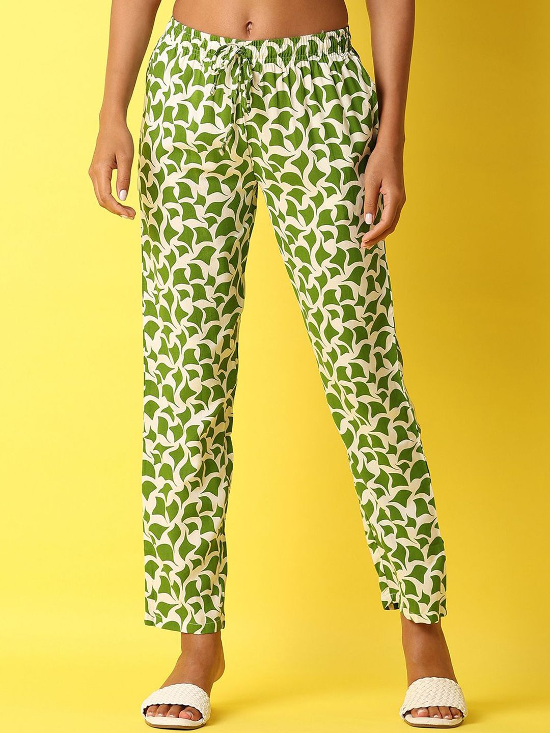 V-Mart Women Floral Printed Low-Rise Trouser-picture-10