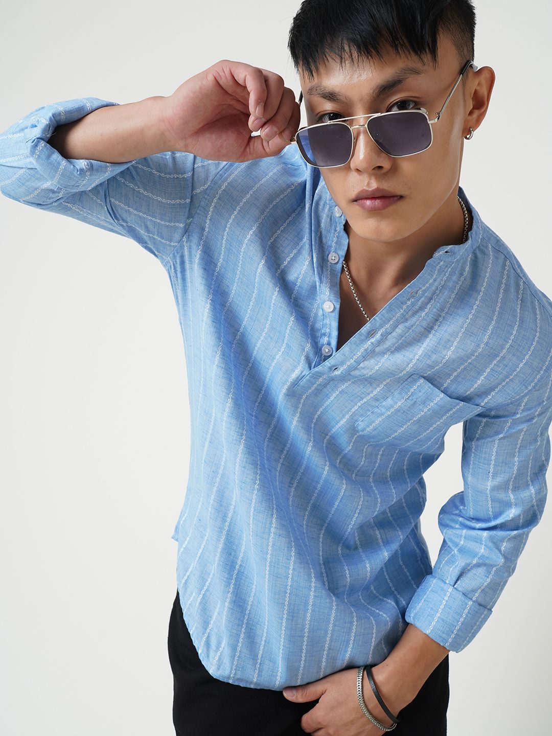 VASTRADO Band Collar Short Straight Kurta-image-30