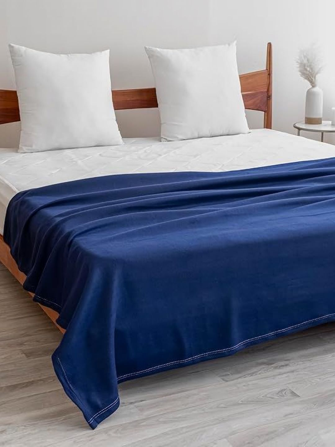 MORADO Navy Blue 300 GSM Velvet Single Bed Blanket-picture-10