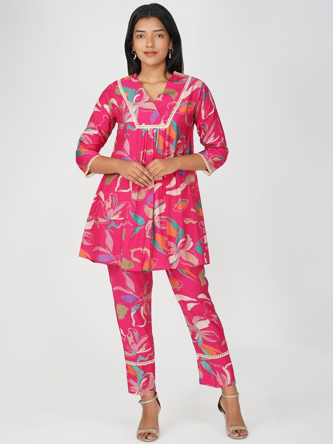 Bindigasm Floral Printed V-Neck Tunic With Trousers-picture-21