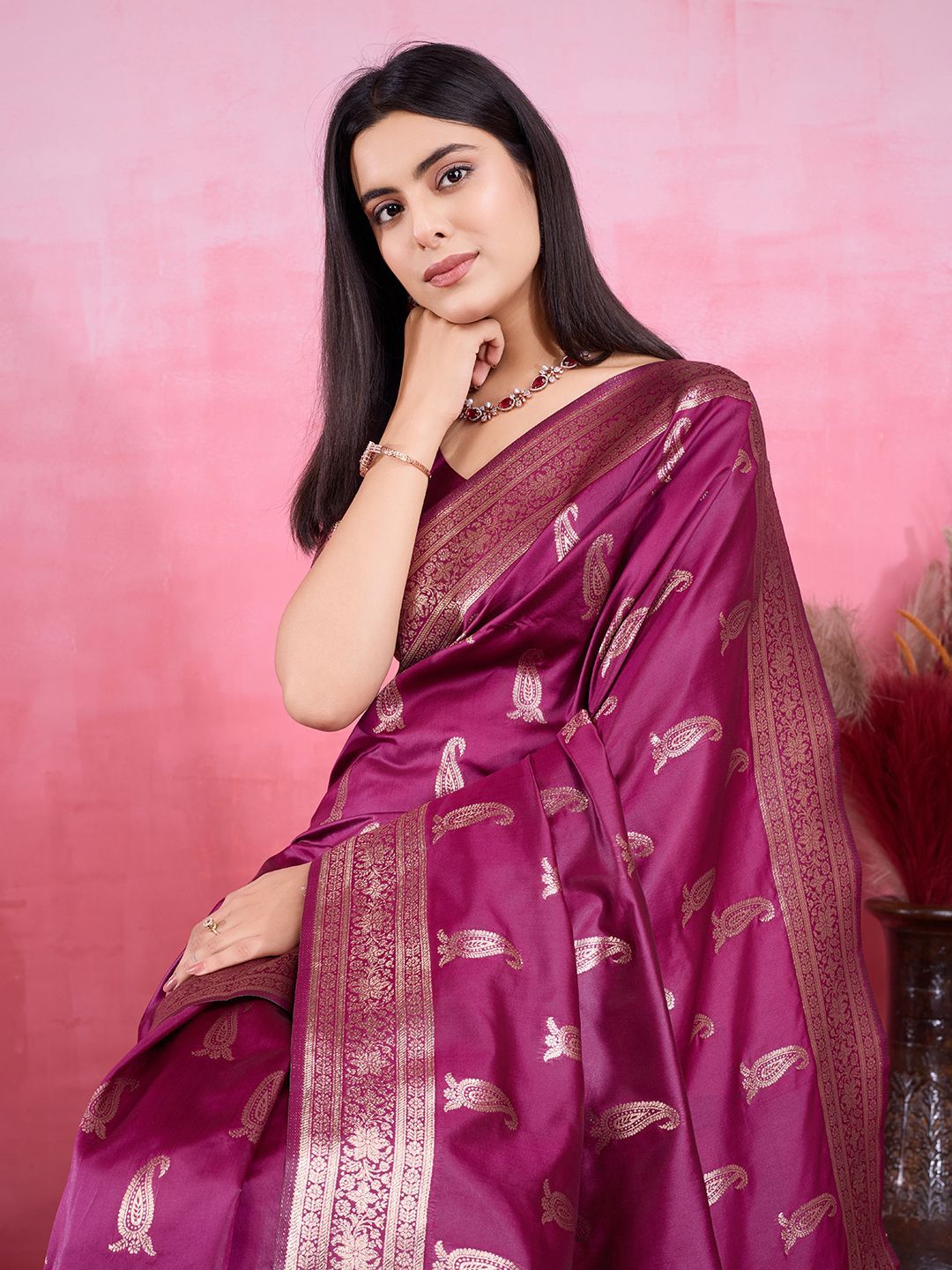 NIWAA Women Purple Ethnic Motifs Zari Pure Silk Kanjeevaram Saree With Blouse Piece-picture-17