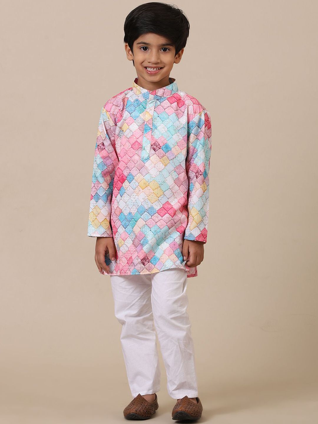Stuffie Land Boys Geometric Printed Mandarin Collar Pure Cotton Straight Kurta & Pyjamas-picture-35