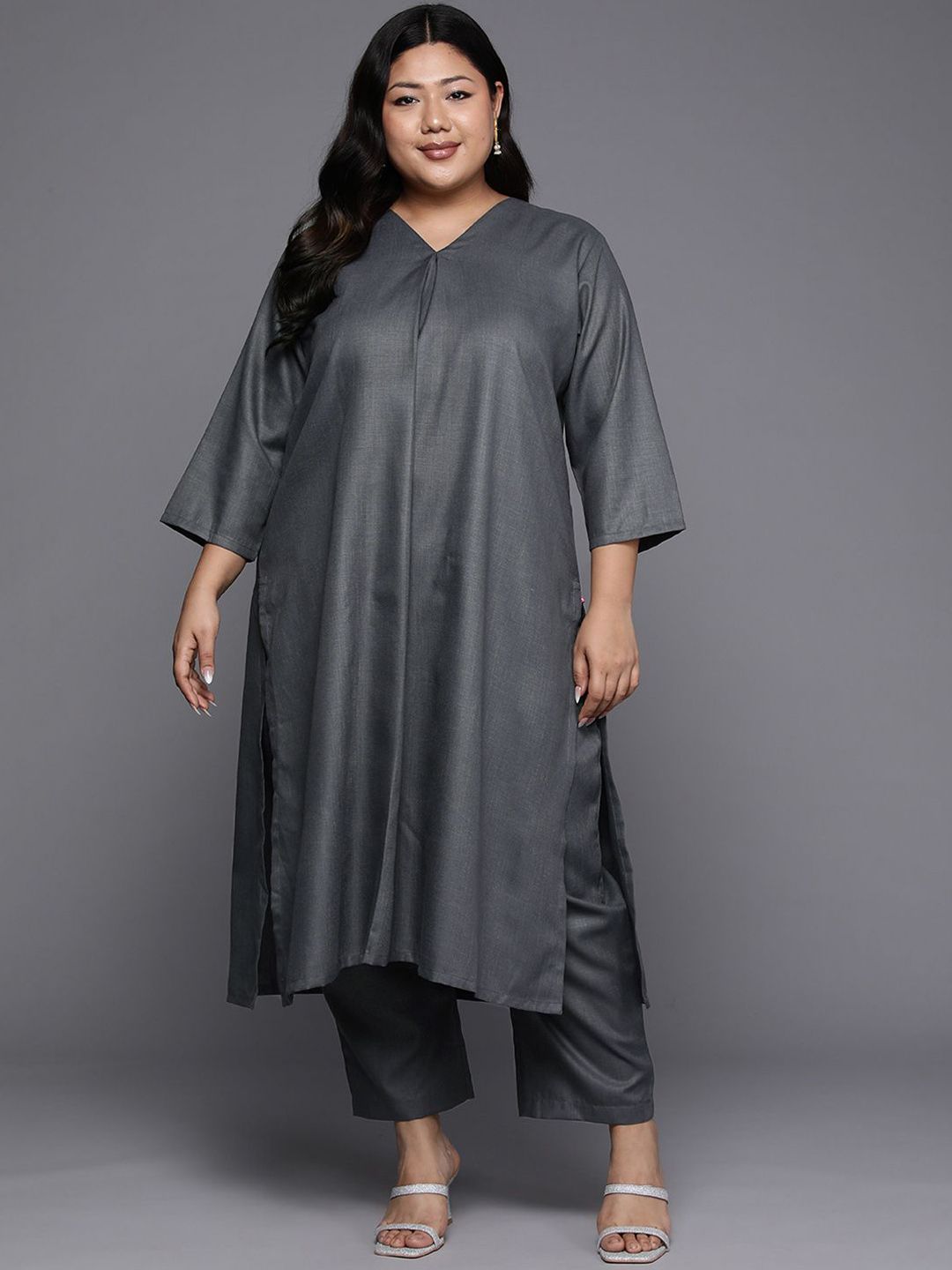 Sztori Plus Size  V-Neck Straight Kurta With Trouser-picture-11