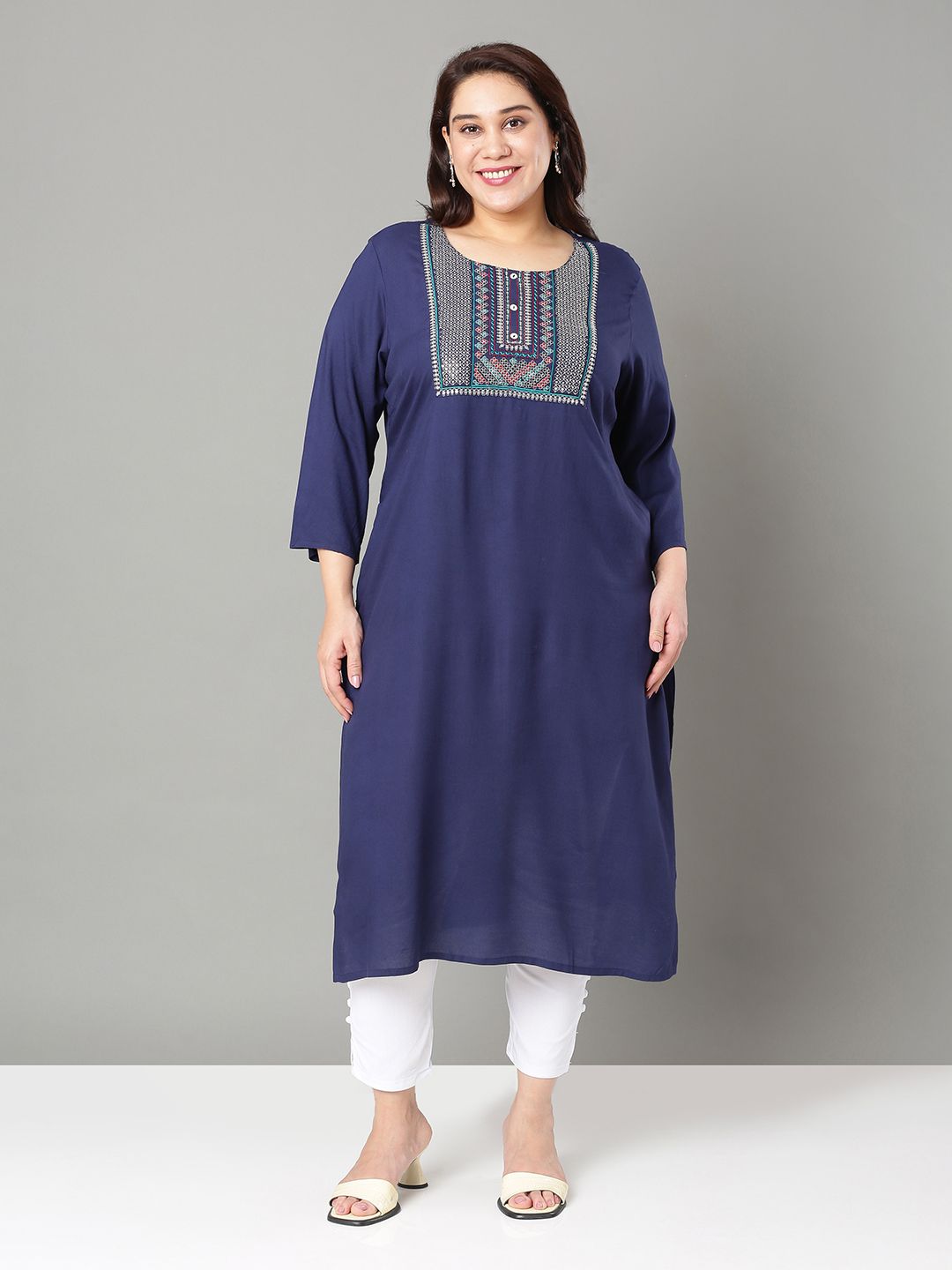Sztori Plus Size Floral Yoke Design Sequinned Straight Kurta-picture-20