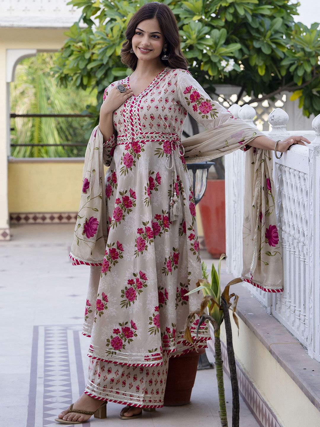 Women's Anarkali Cream Floral Kurta Sets with Trousers & Dupatta