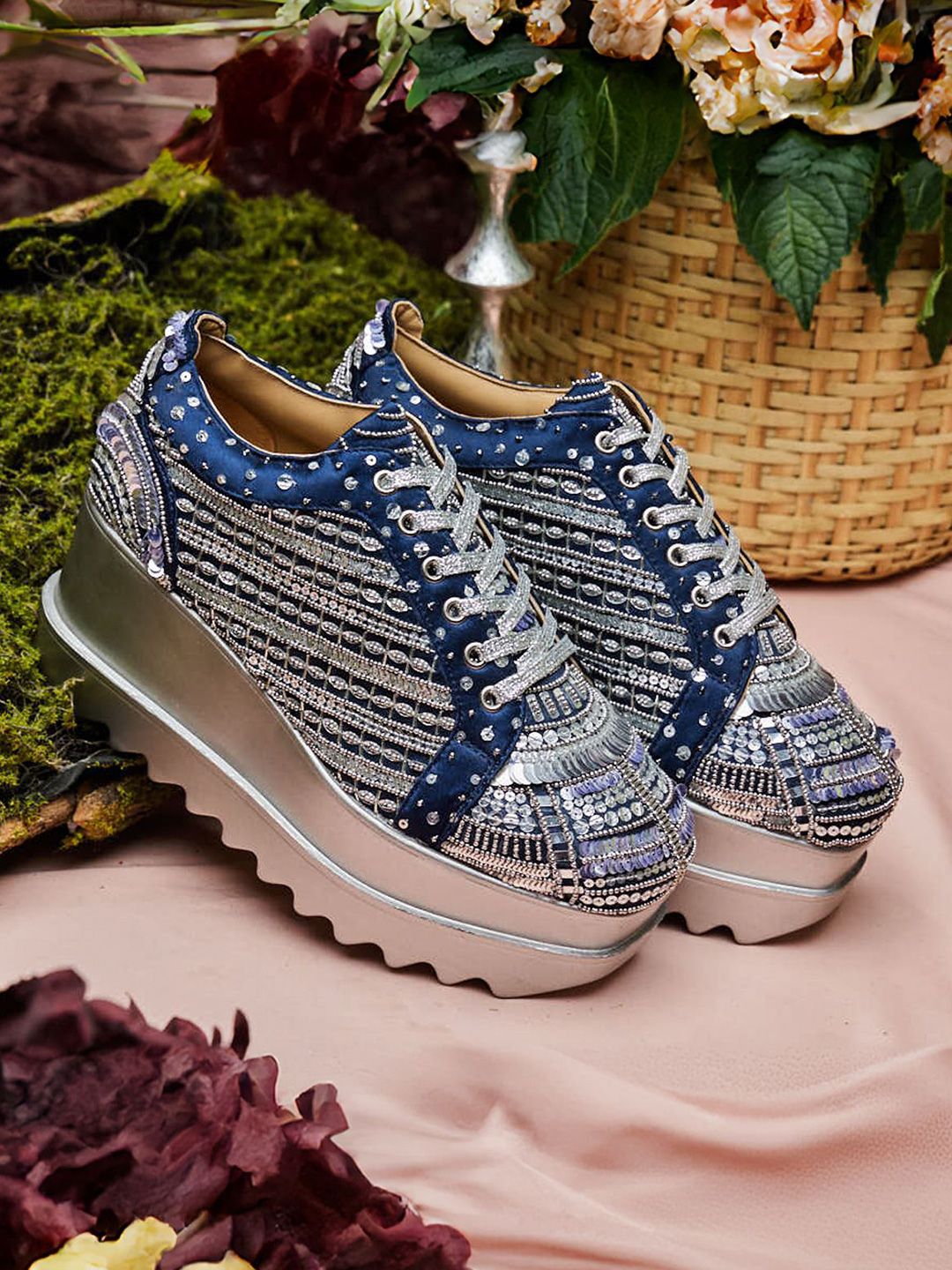 Anaar Women Embellished Lace-Ups Lightweight Flatforms Sneakers-picture-24
