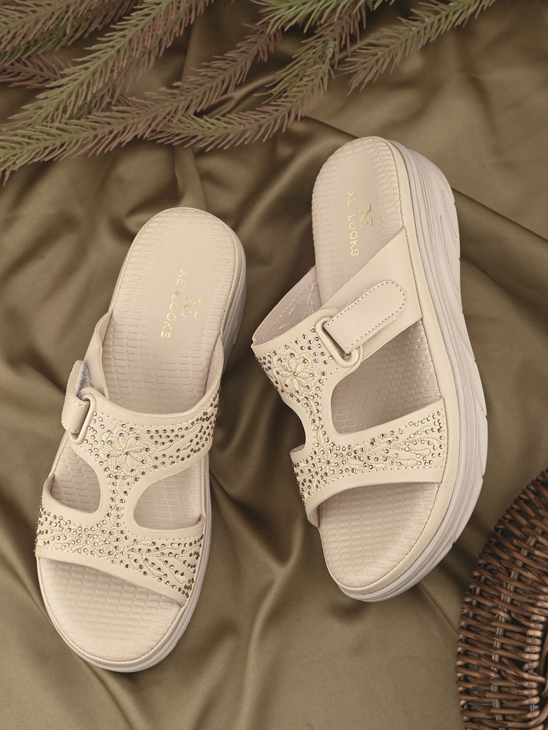 XE Looks Women Open Toe Flats-picture-26