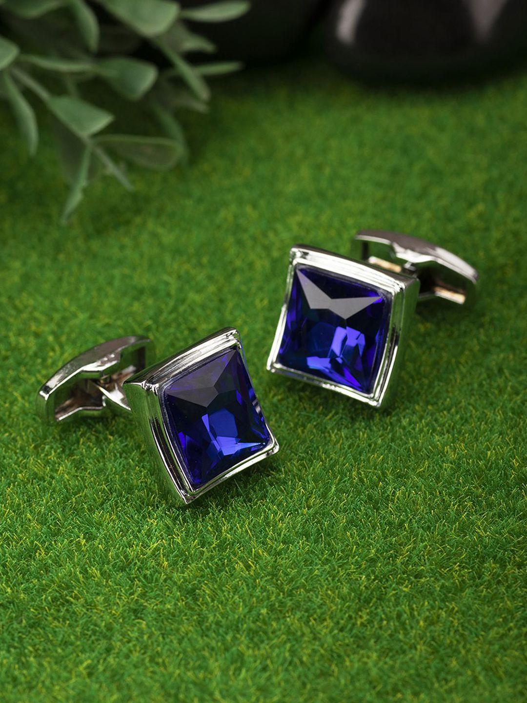 Peora Quirky Cufflink-picture-20