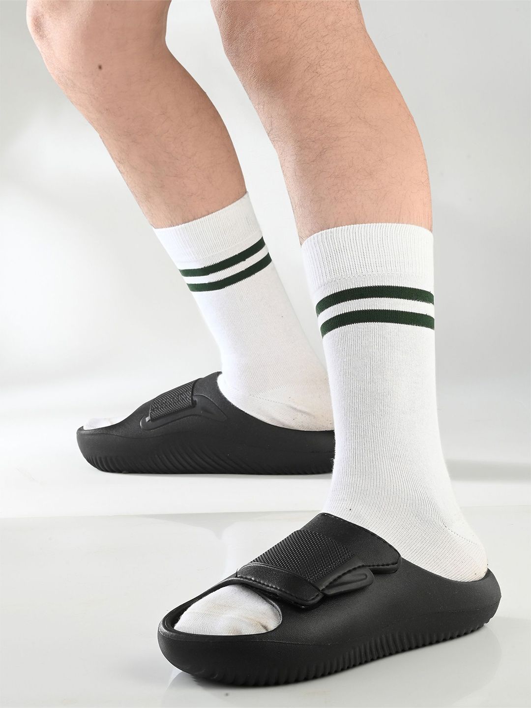 The Roadster Lifestyle Co. Men Sliders-picture-57