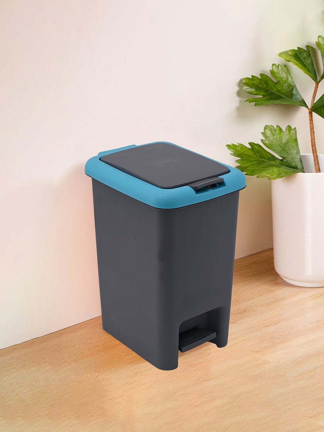 Kuber Industries Grey & Blue Pedal Dustbins - 7L